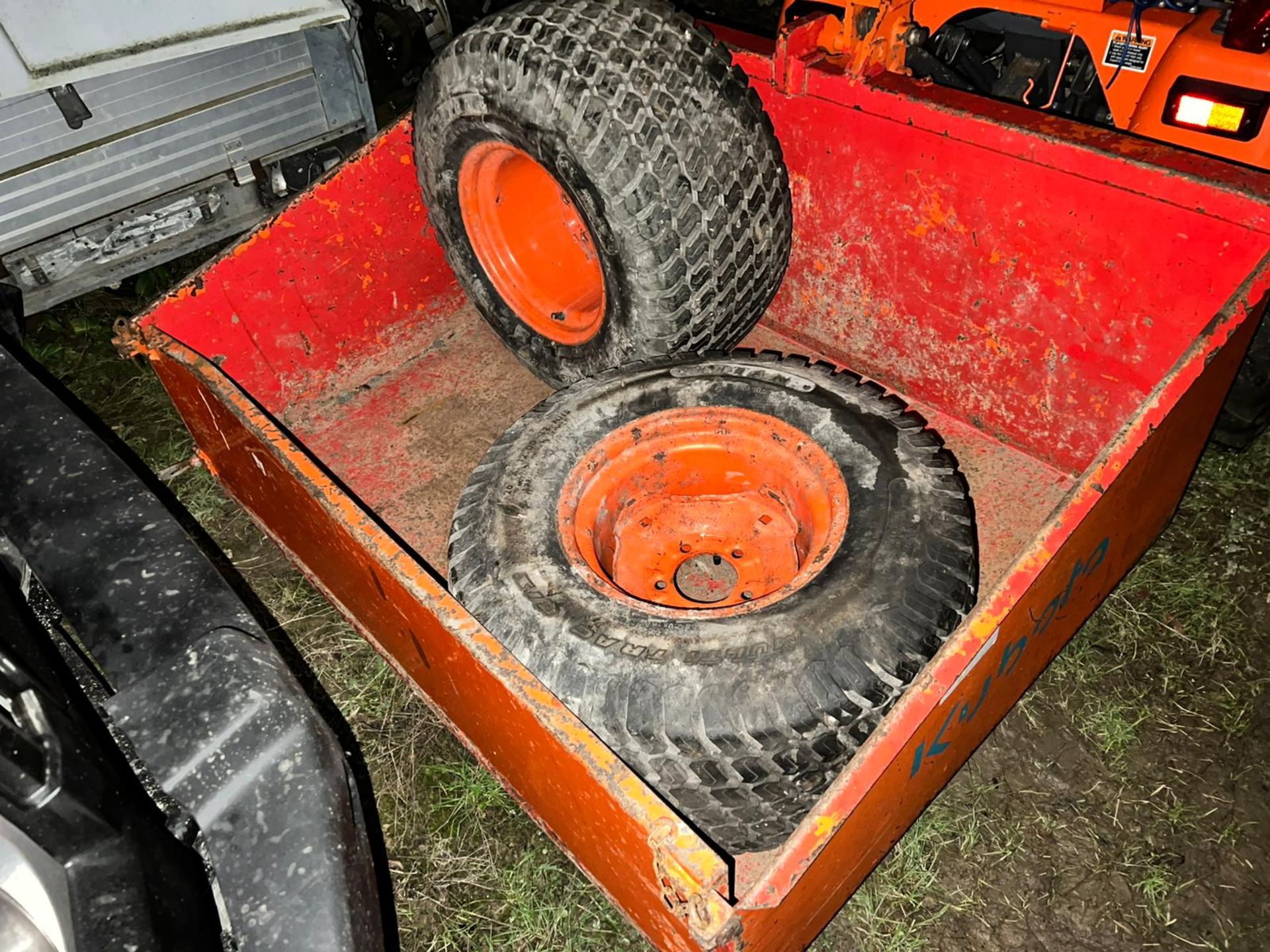 KUBOTA TRANSPORT BOX, SUITABLE FOR COMPACT TRACTOR *PLUS VAT* - Image 3 of 3