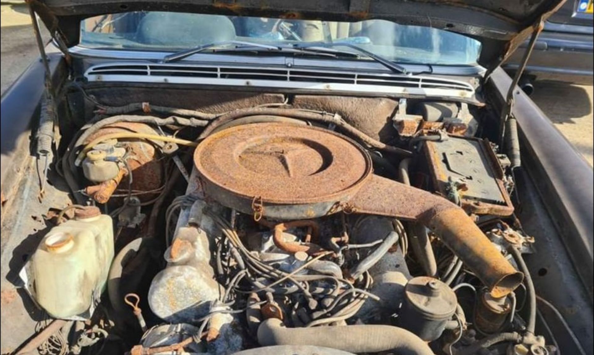 MERCEDES W108 3.5 V8 LONG WHEEL BASE, IN NEED OF FULL RESTORATION *NO VAT* - Image 10 of 15