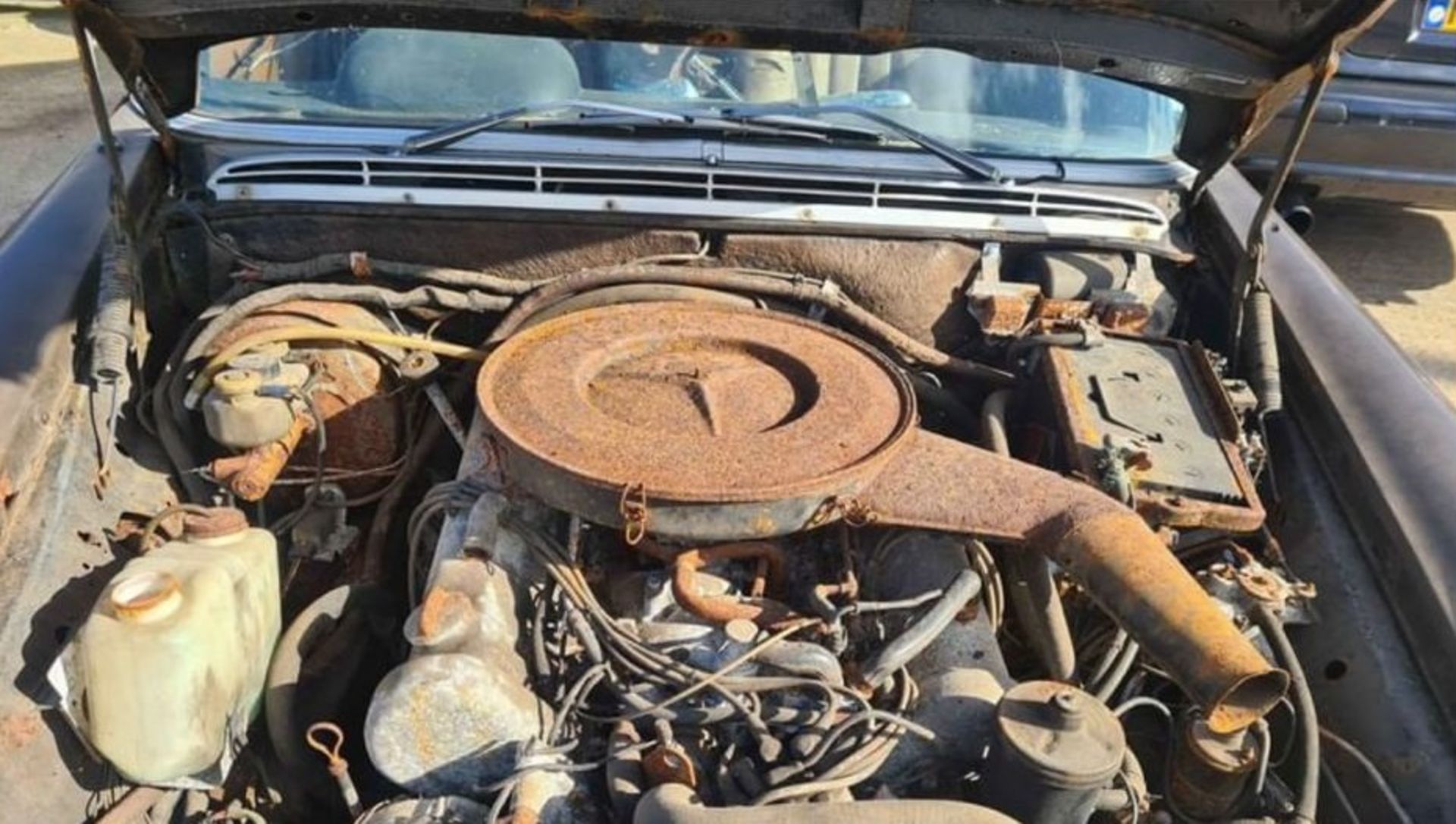 MERCEDES W108 3.5 V8 LONG WHEEL BASE, IN NEED OF FULL RESTORATION *NO VAT* - Image 12 of 15