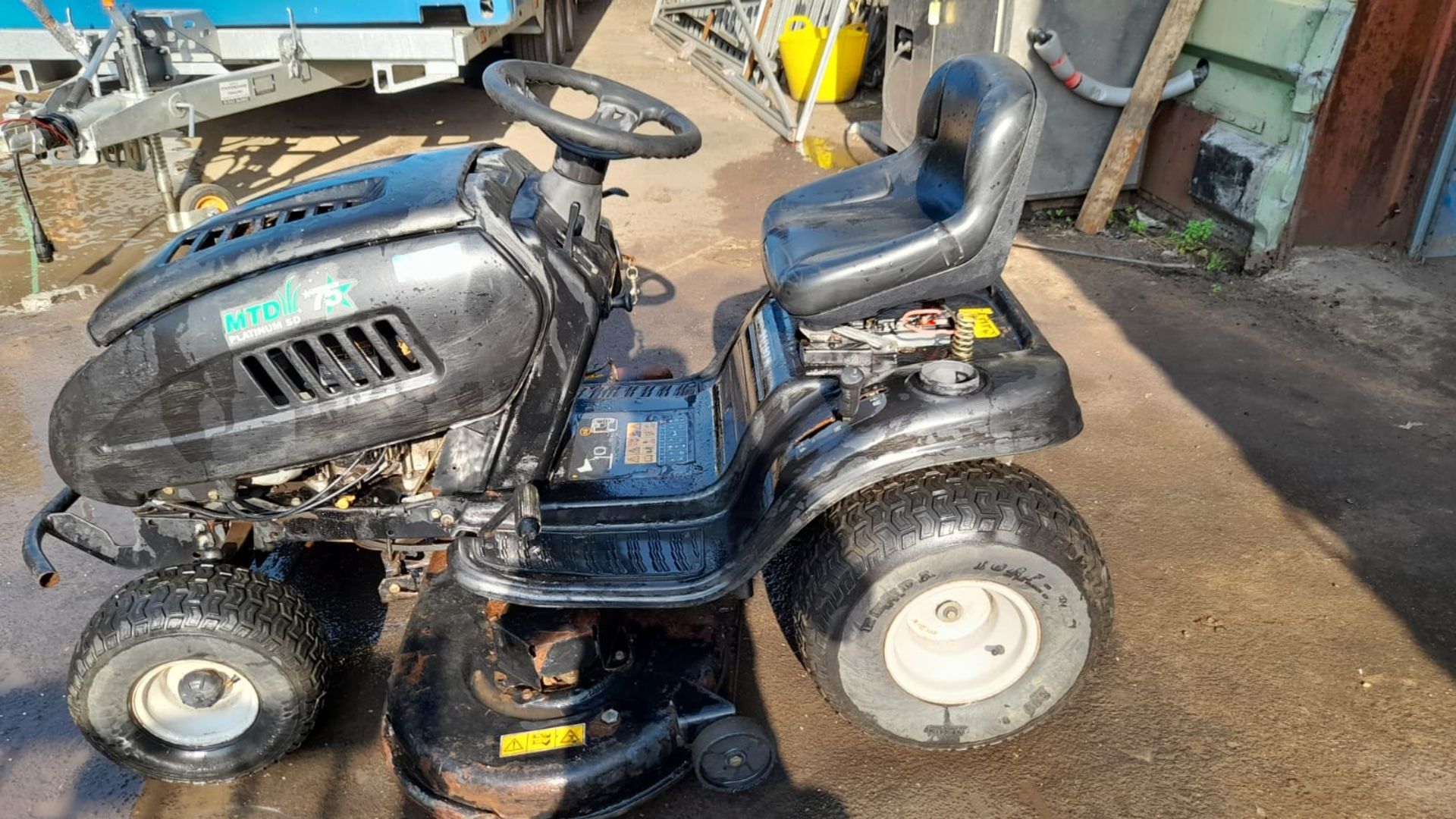 MTD 75 RIDE ON MOWER, STARTS DRIVES AND CUTS, RARE BIG 25hp ENGINE *NO VAT*