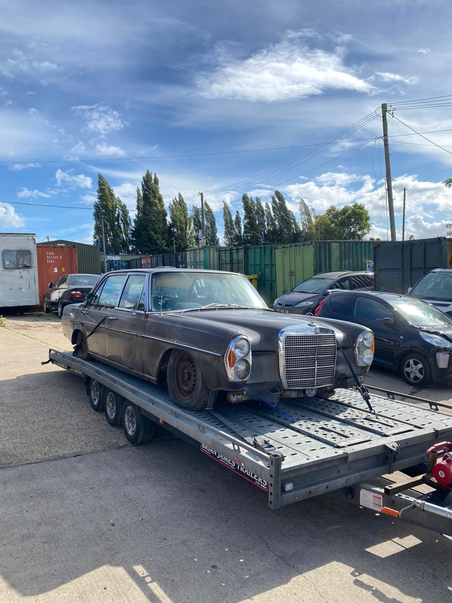 MERCEDES W108 3.5 V8 LONG WHEEL BASE, IN NEED OF FULL RESTORATION *NO VAT* - Image 4 of 15