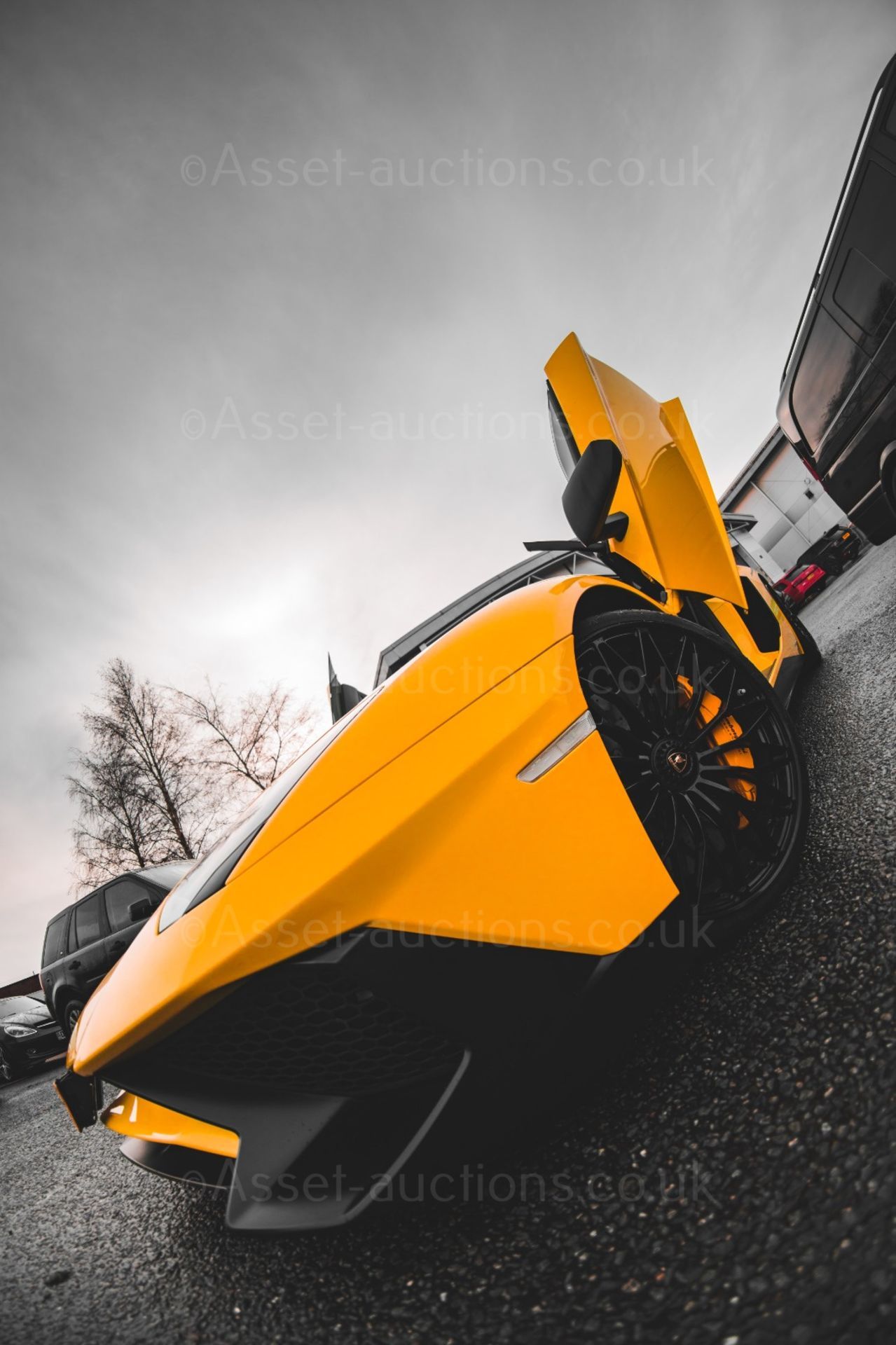 2016 YELLOW LAMBORGHINI AVENTADOR SV ROADSTER, HUGE SPEC, 8700km *PLUS VAT* - Image 7 of 16