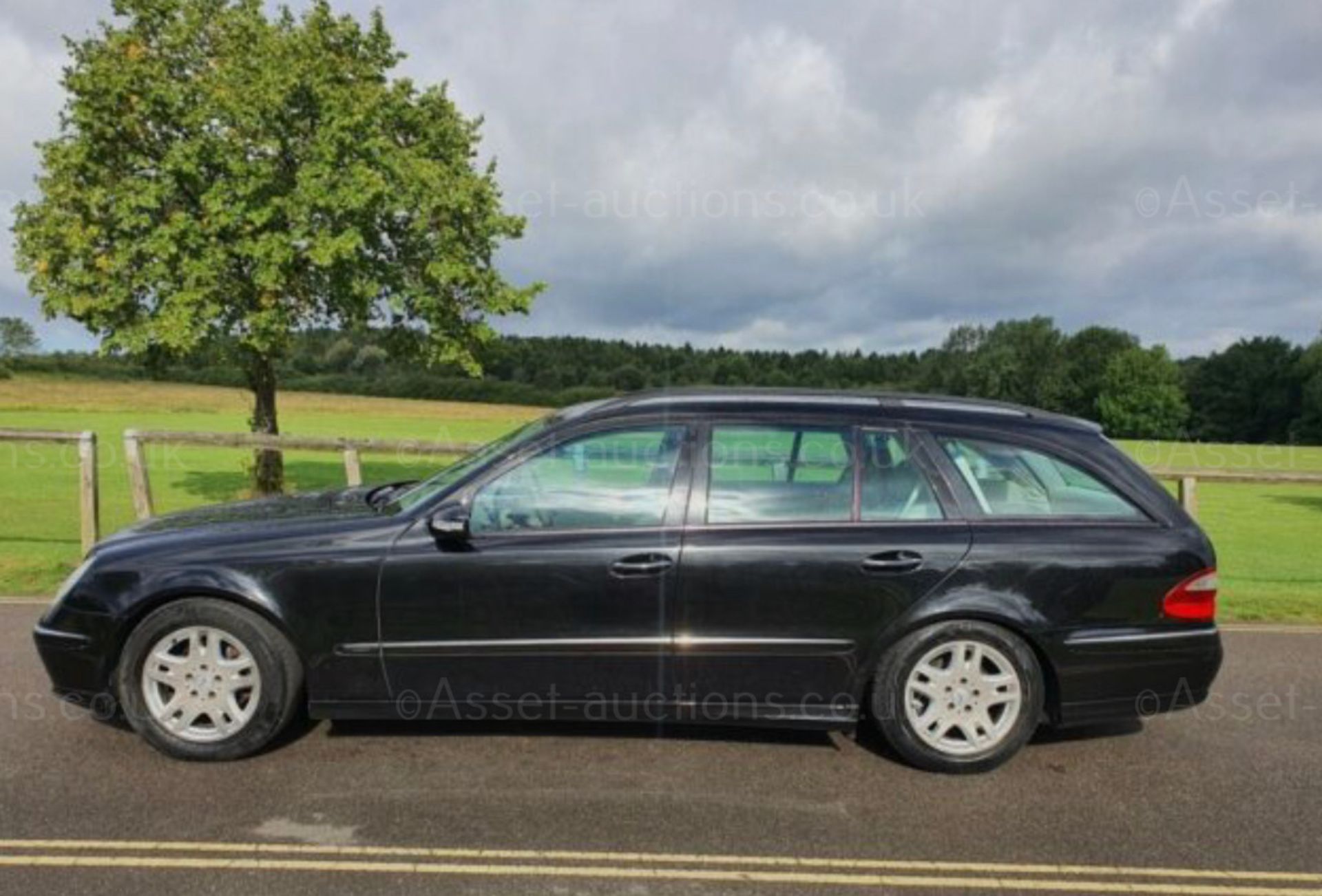 2005 MERCEDES E280 CDI AVANTGARDE AUTO BLACK ESTATE, 3.0 DIESEL ENGINE, 107K MILES *NO VAT* - Image 2 of 10