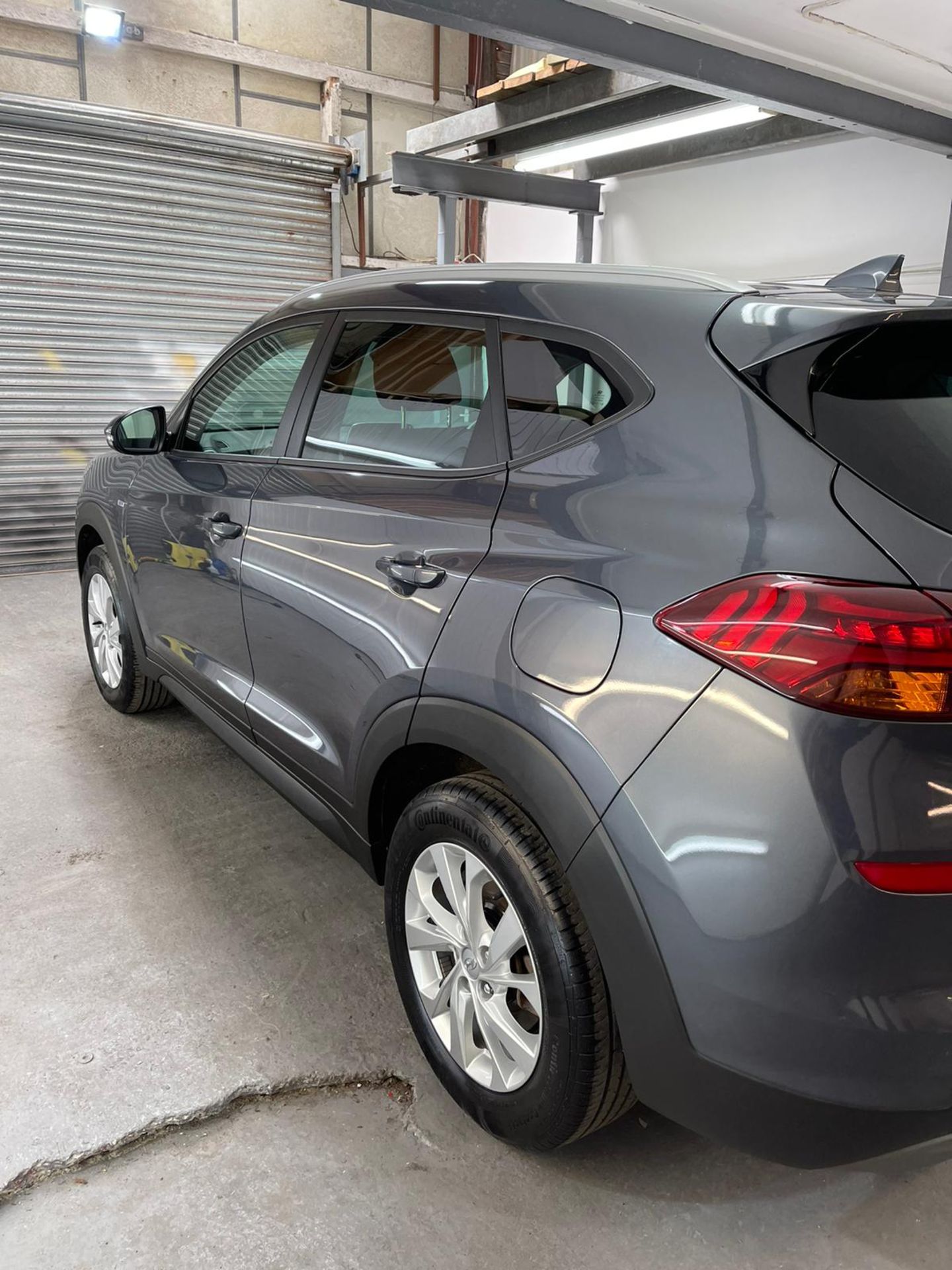 2020 HYUNDAI TUCSON SE NAV48V MHEV CRD HYBRID GREY ESTATE, ONLY 9982 MILES FROM NEW *PLUS VAT* - Image 4 of 16