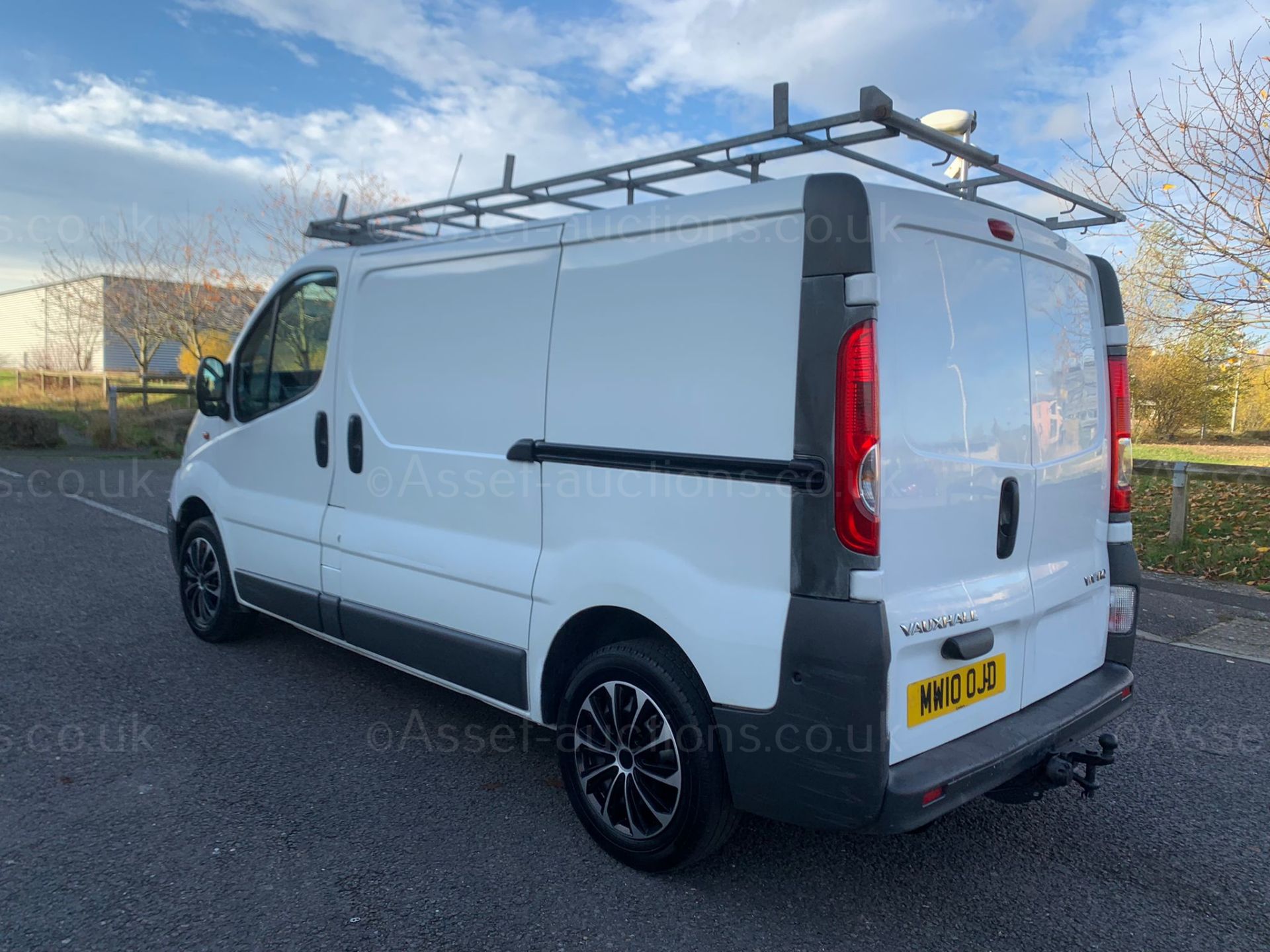 2010 VAUXHALL VIVARO 2700 CDTI SWB WHITE PANEL VAN, 131,102 MILES, 2.0 DIESEL *NO VAT* - Image 4 of 15