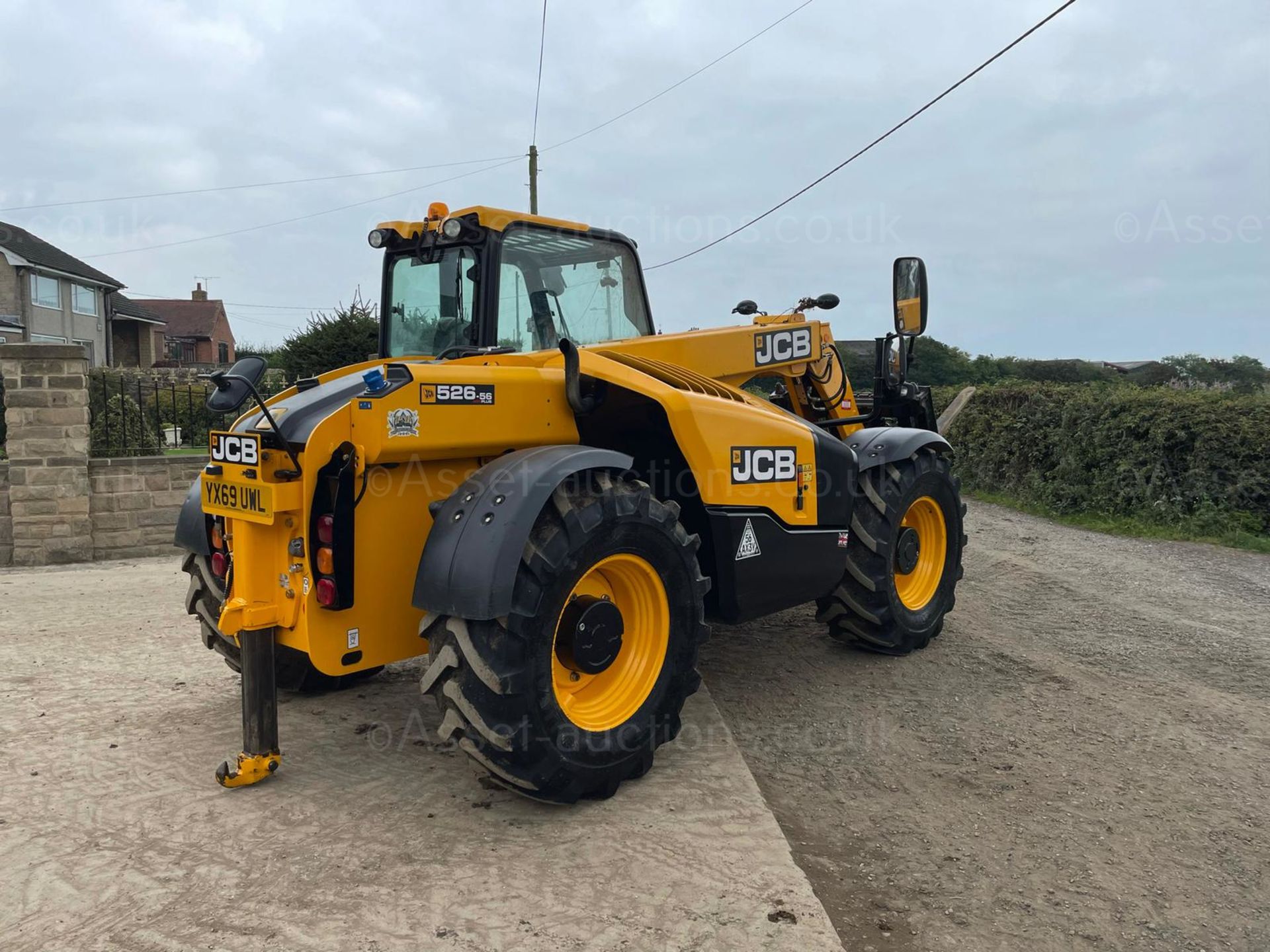 2019/69 JCB 526-56 AGRI PLUS TELEHANDLER, SHOWING A LOW AND GENUINE 750 HOURS *PLUS VAT* - Image 3 of 29