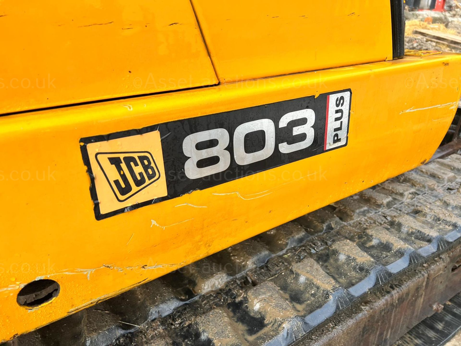 2003 JCB 803 PLUS 3 TON MINI DIGGER, RUNS DRIVES AND DIGS, FULLY CABBED, GOOD SET OF TRACKS - Image 11 of 15