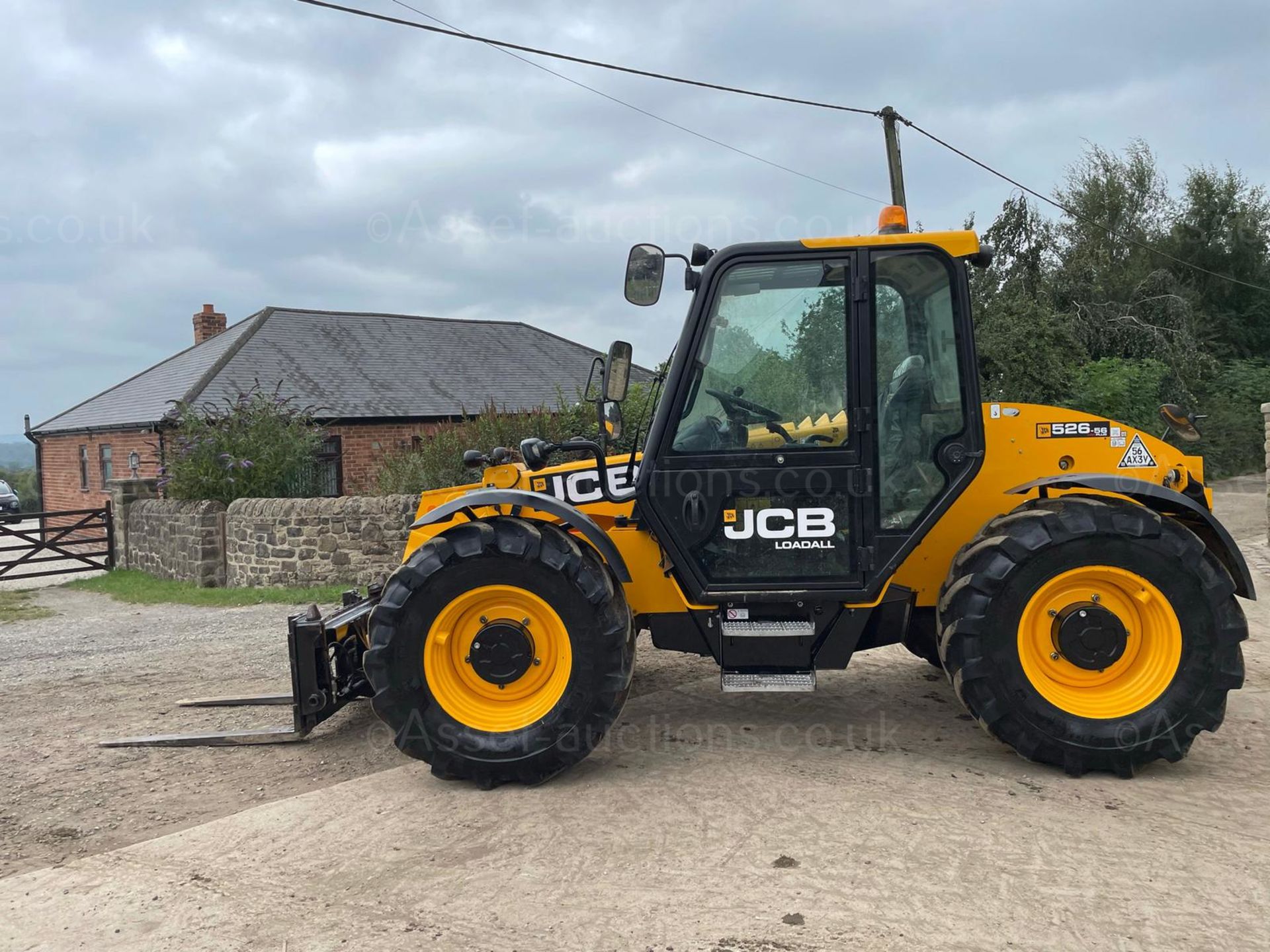 2019/69 JCB 526-56 AGRI PLUS TELEHANDLER, SHOWING A LOW AND GENUINE 750 HOURS *PLUS VAT* - Image 6 of 29