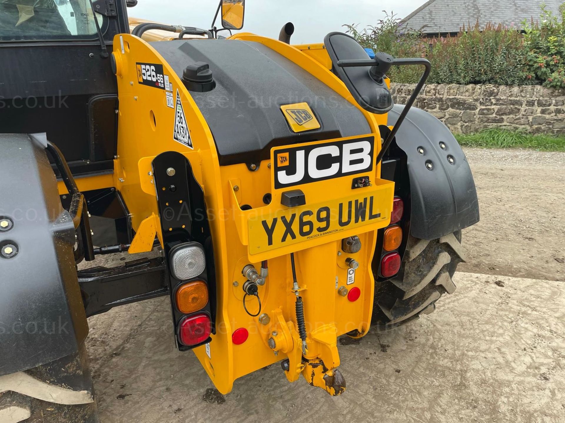 2019/69 JCB 526-56 AGRI PLUS TELEHANDLER, SHOWING A LOW AND GENUINE 750 HOURS *PLUS VAT* - Image 17 of 29