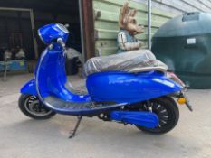 2021/71 BLUE MILANO ELECTRIC SCOOTER, 4000W, MAX SPEED OF 50mph, 72v VESPA / LAMBRETTA STYLE *+ VAT*