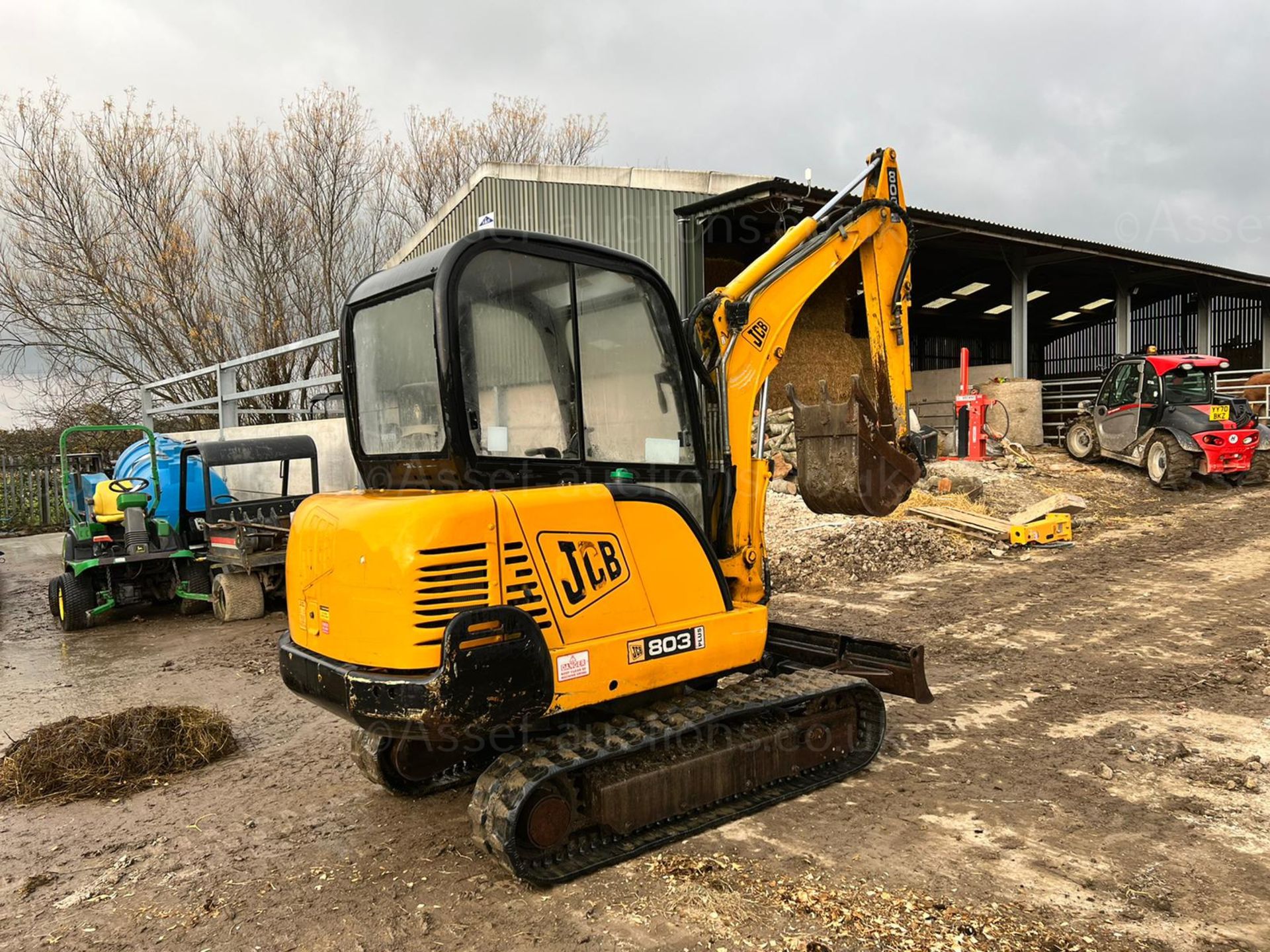 2003 JCB 803 PLUS 3 TON MINI DIGGER, RUNS DRIVES AND DIGS, FULLY CABBED, GOOD SET OF TRACKS - Image 4 of 15