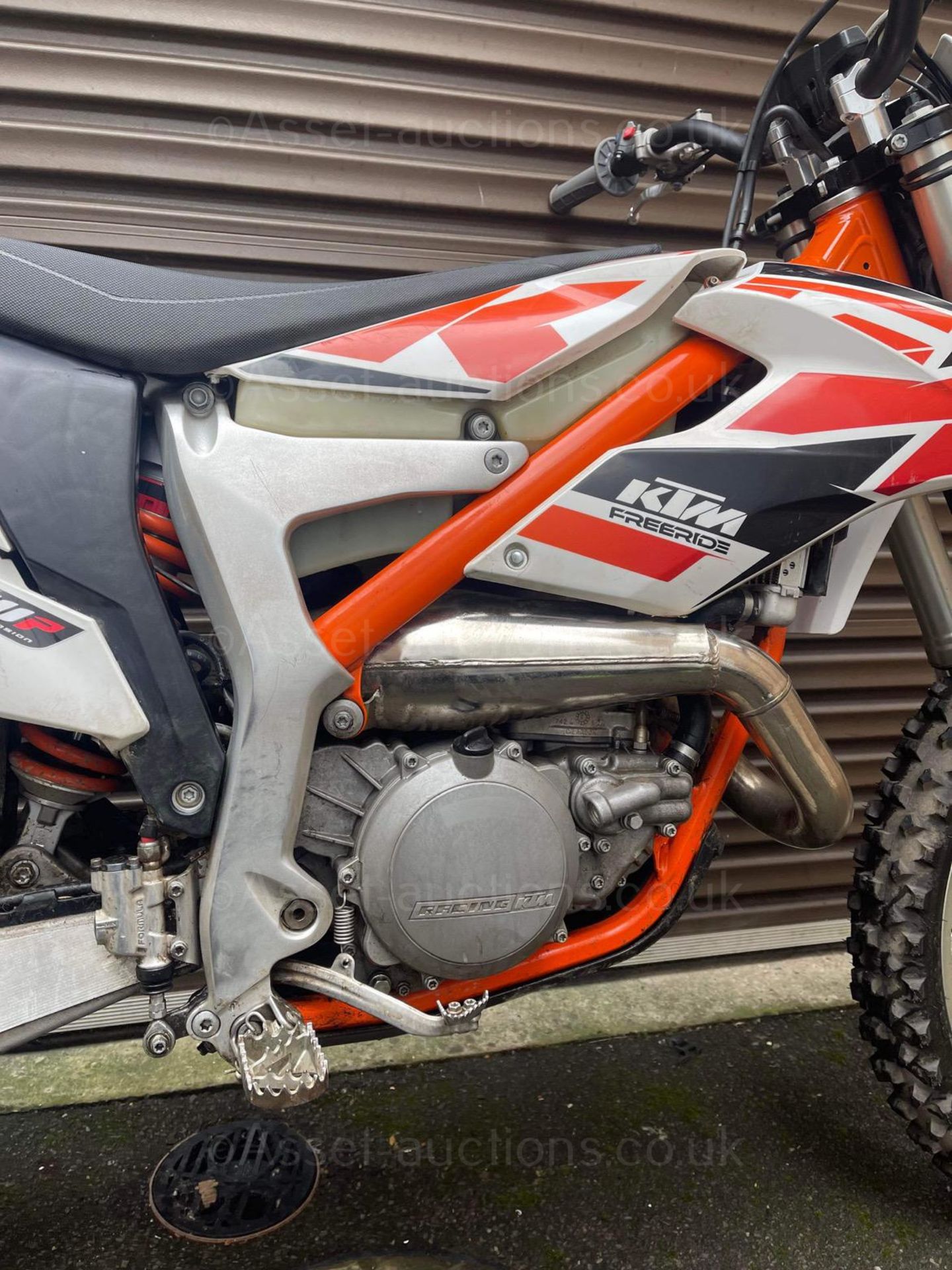 2016 KTM FREERIDE 250R OFF-ROAD MOTORCYCLE, 2 STROKE. ELECTRIC START, 1540 MILES *NO VAT* - Image 14 of 18