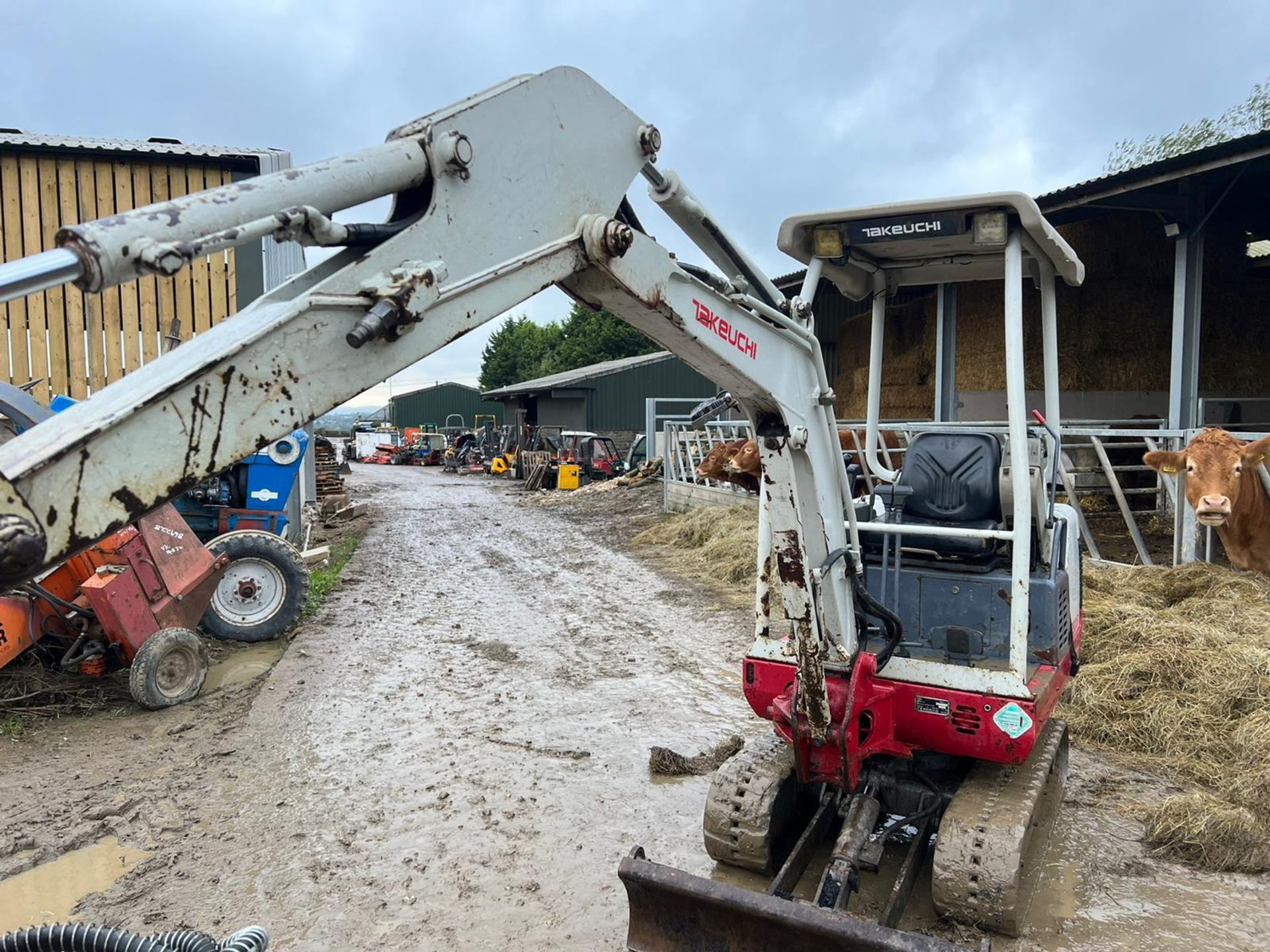 2010 TAKEUCHI TB016 1.6 TON MINI DIGGER WITH NEW AND UNUSED HMB ROCK BREAKER, 2102 HOURS *PLUS VAT* - Image 9 of 21