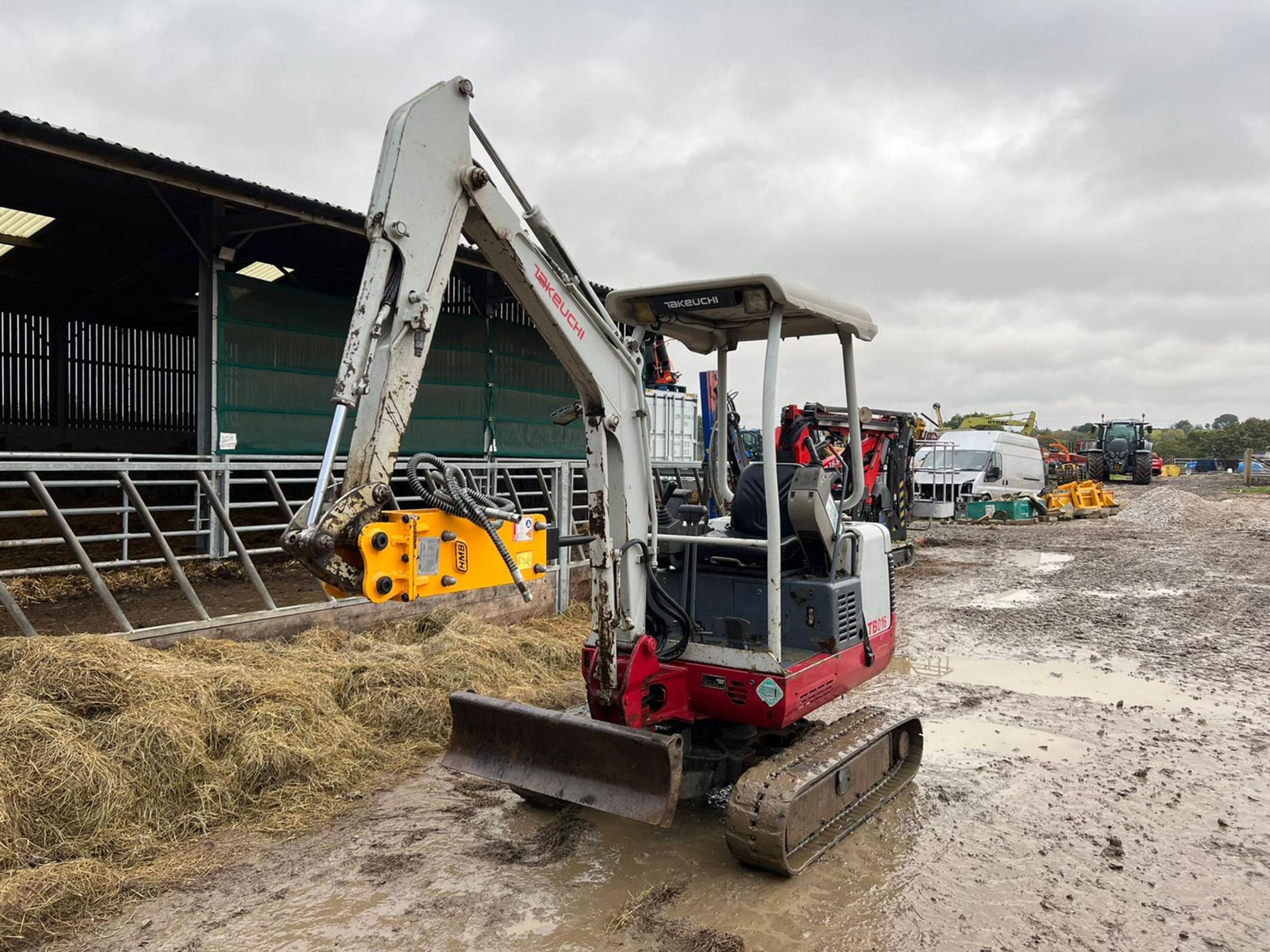 2010 TAKEUCHI TB016 1.6 TON MINI DIGGER WITH NEW AND UNUSED HMB ROCK BREAKER, 2102 HOURS *PLUS VAT* - Image 4 of 21