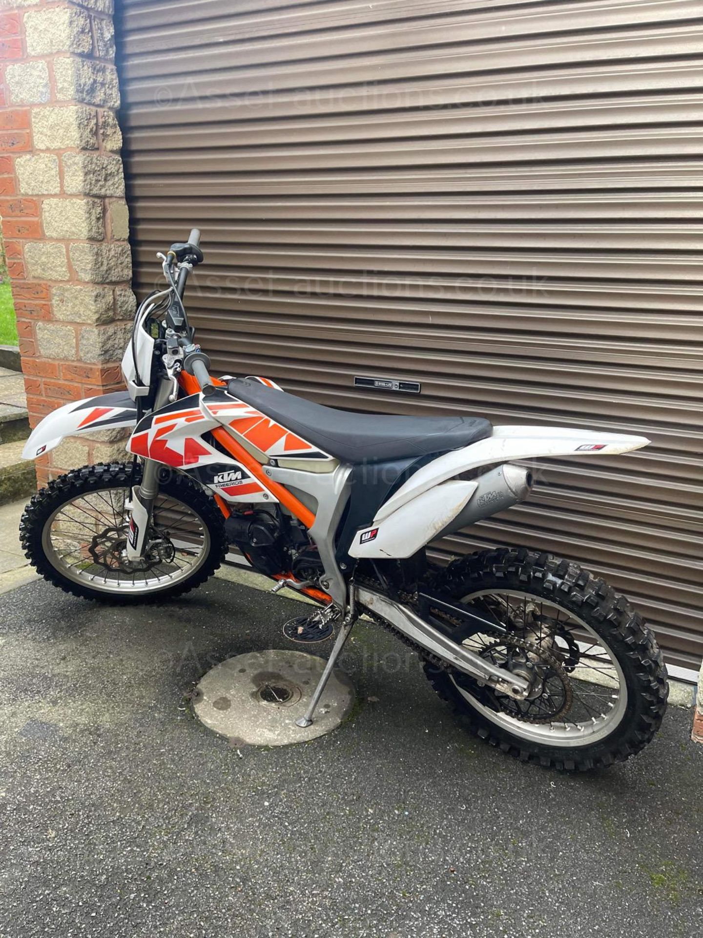 2016 KTM FREERIDE 250R OFF-ROAD MOTORCYCLE, 2 STROKE. ELECTRIC START, 1540 MILES *NO VAT* - Image 4 of 18