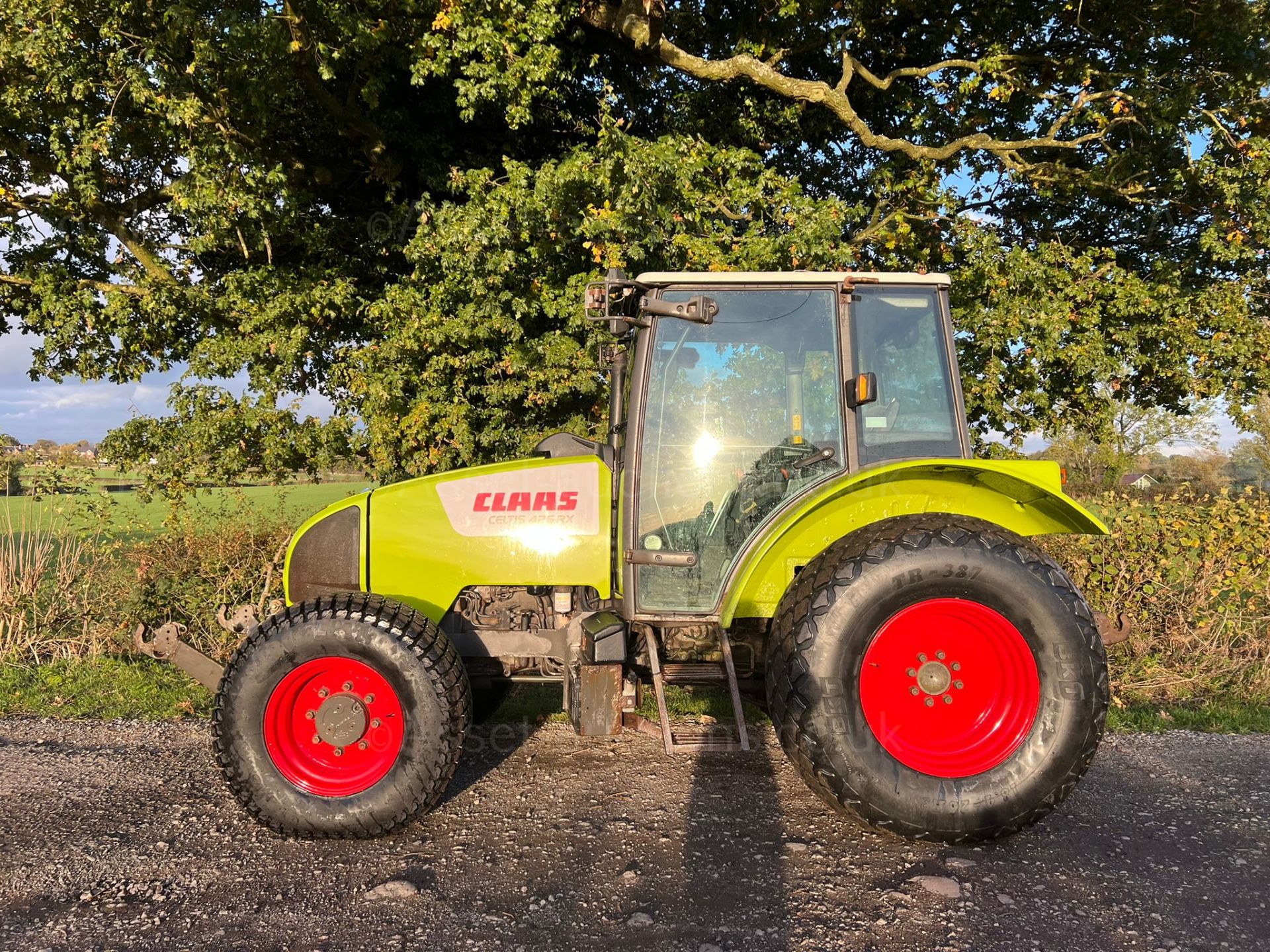 2006 CLAAS CLELTIS 426 RX 72hp 4WD TRACTOR, RUNS AND DRIVES, FULLY GLASS CAB, 7622 HOURS *PLUS VAT* - Image 4 of 14