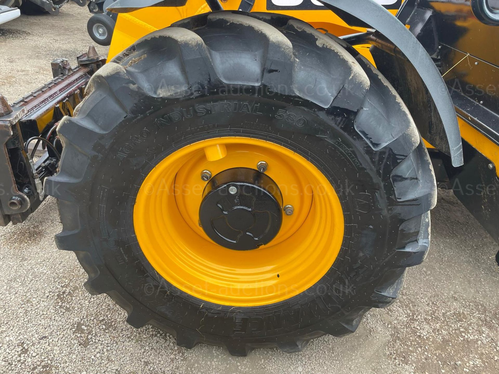 2019/69 JCB 526-56 AGRI PLUS TELEHANDLER, SHOWING A LOW AND GENUINE 750 HOURS *PLUS VAT* - Image 12 of 29