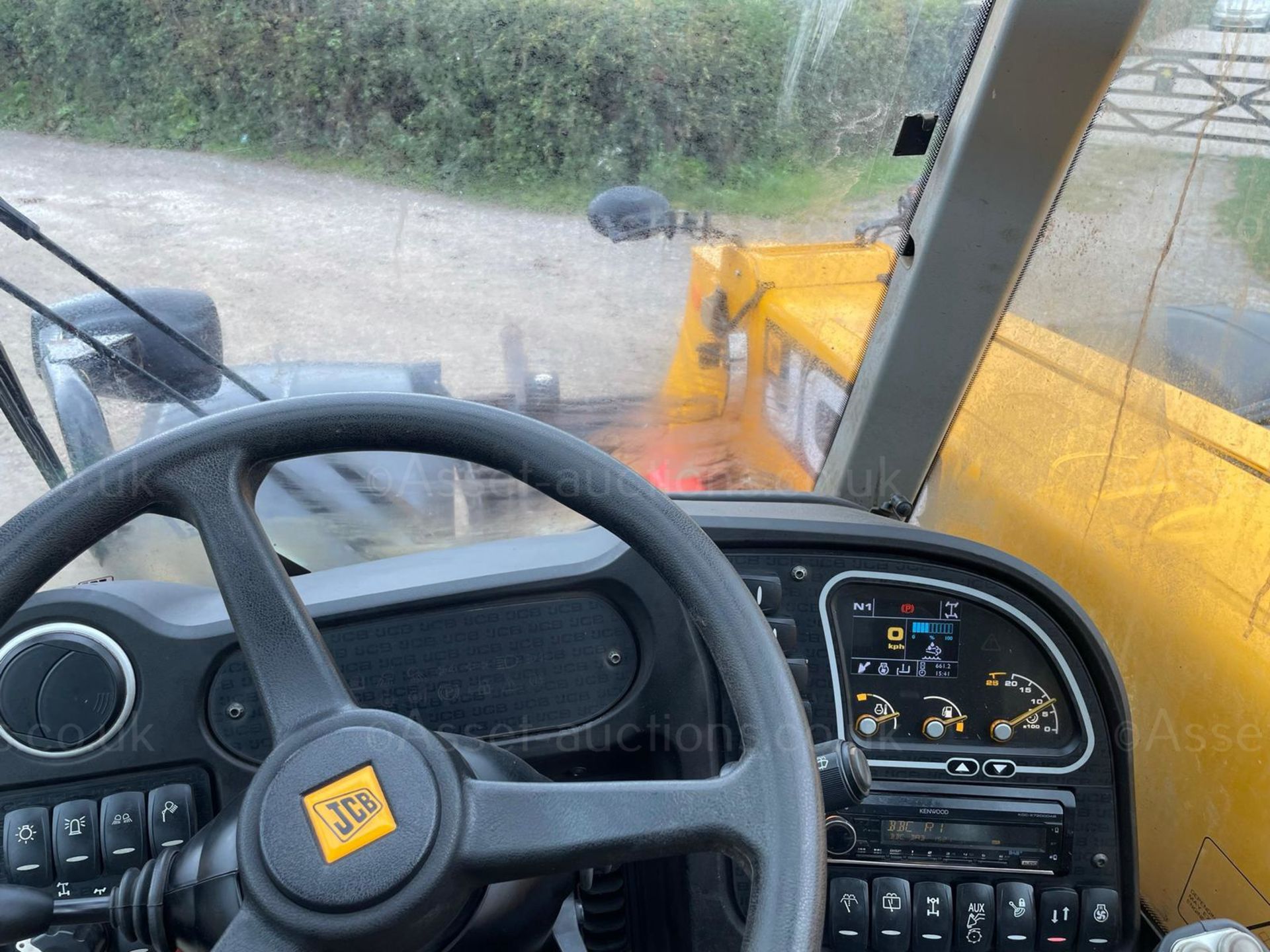 2019/69 JCB 526-56 AGRI PLUS TELEHANDLER, SHOWING A LOW AND GENUINE 750 HOURS *PLUS VAT* - Image 11 of 29