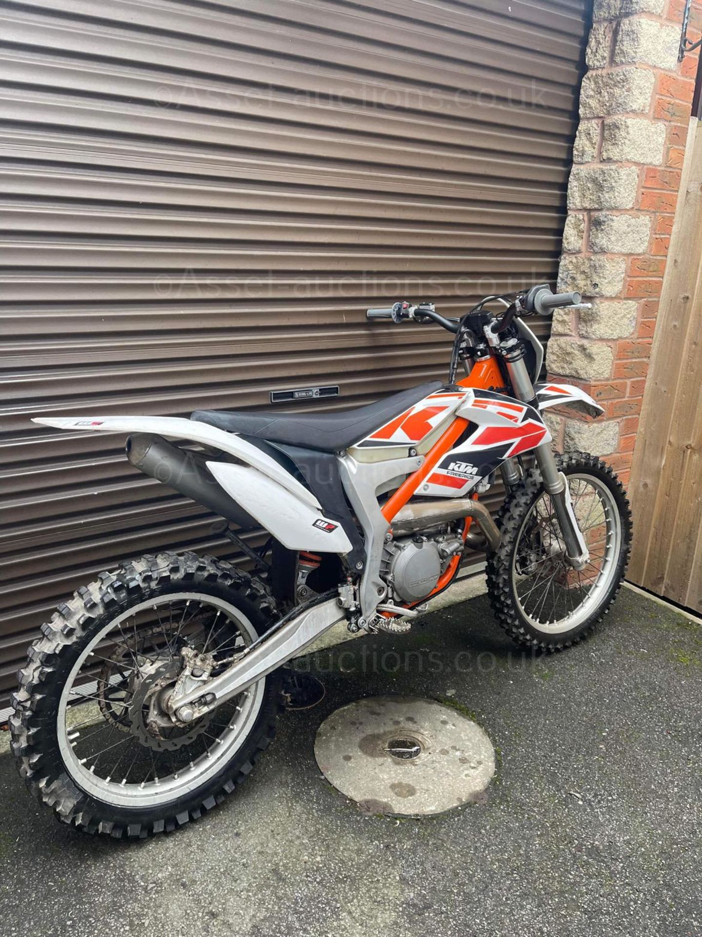 2016 KTM FREERIDE 250R OFF-ROAD MOTORCYCLE, 2 STROKE. ELECTRIC START, 1540 MILES *NO VAT* - Image 6 of 18