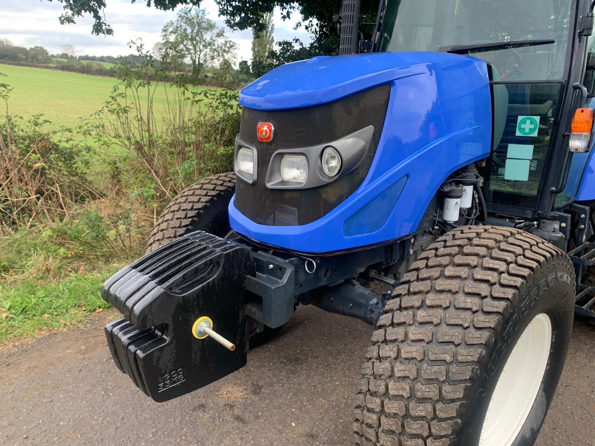 2014 ISEKI TJA8080 86hp 4WD TRACTOR, RUNS DRIVES AND WORKS, SHOWING A LOW AND GENUINE 960 HOURS - Image 5 of 10