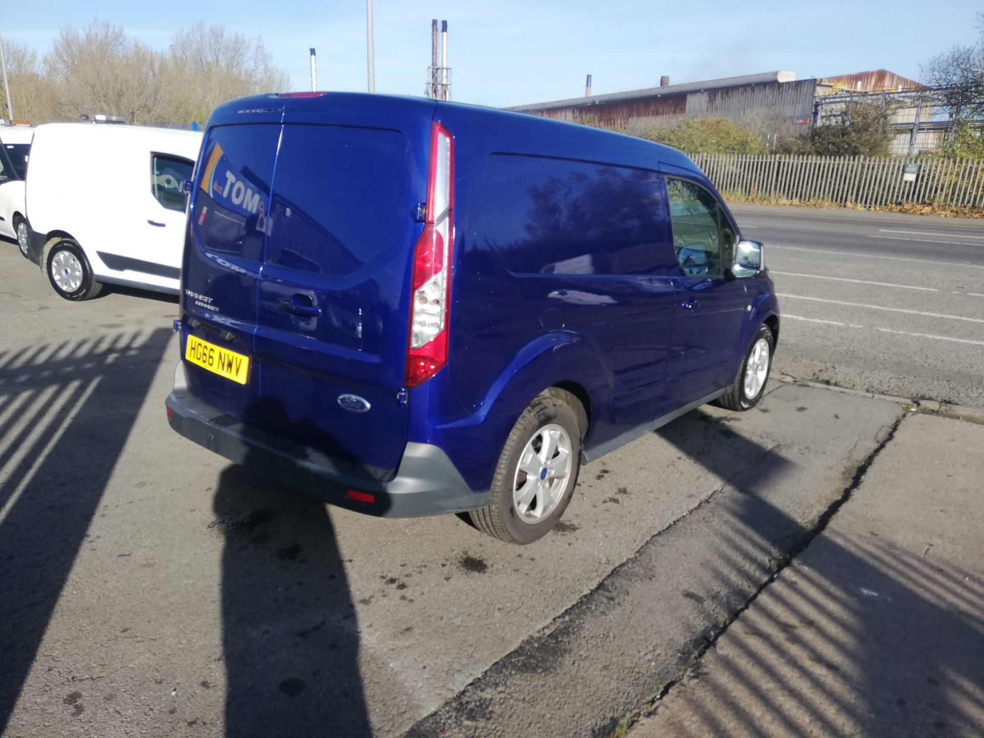 2016/66 FORD TRANSIT CONNECT 200 LIMITED BLUE PANEL VAN, 122K MILES WITH SERVICE HISTORY *PLUS VAT* - Image 7 of 10