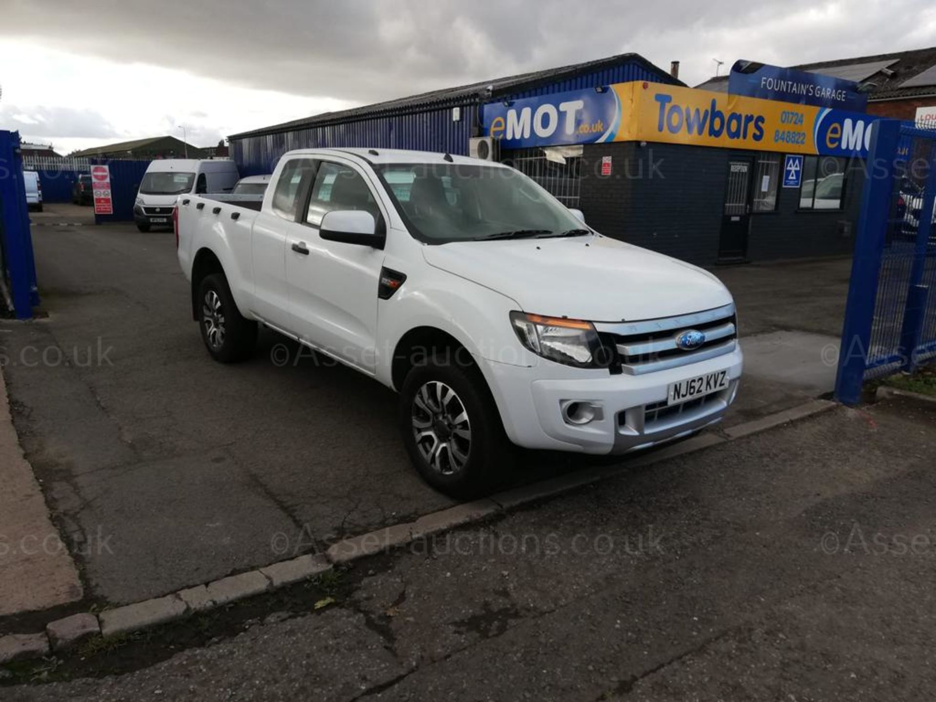 FORD RANGER XL 4X4 TDCI WHITE PICK UP, 2.2 DIESEL, 157K MILES, ALLOY WHEELS, AIR CON *PLUS VAT* - Image 3 of 9