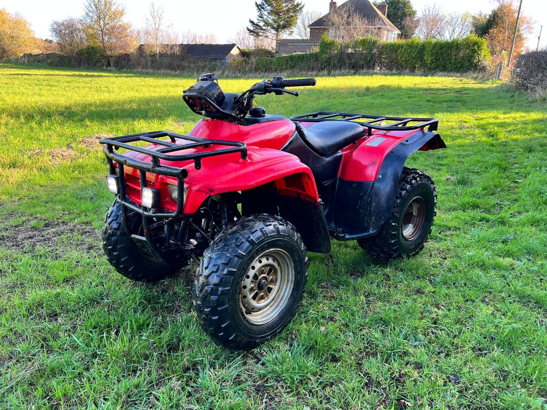 HONDA TRX250 FARM QUAD BIKE, RUNS AND DRIVES, SHOWING A LOW 171 HOURS *PLUS VAT* - Image 2 of 9