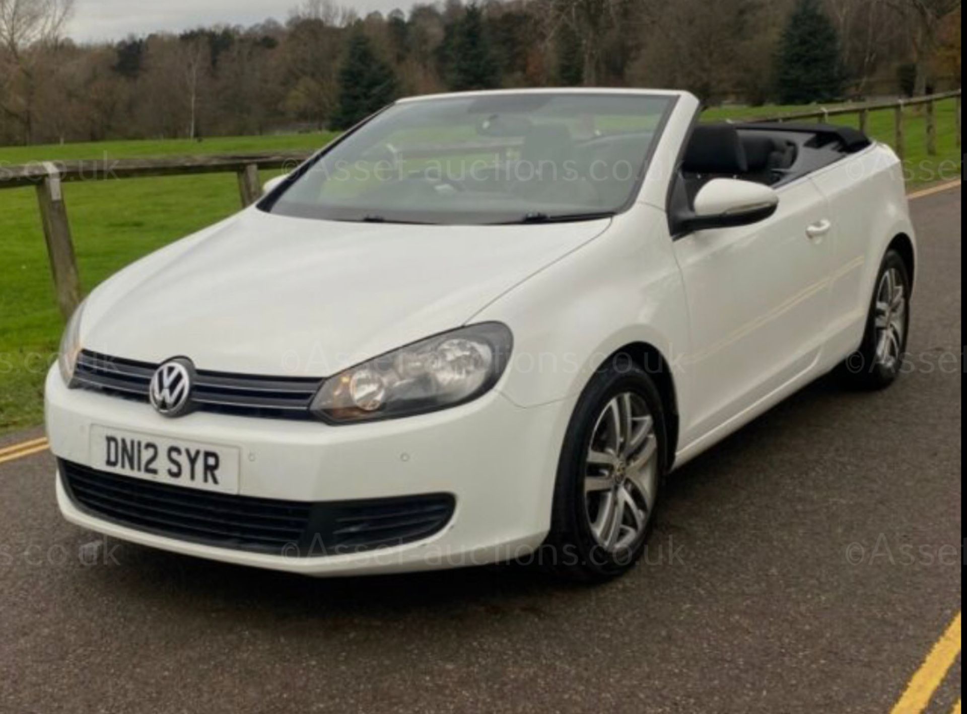 2012 VOLKSWAGEN GOLF S BLUEMOTION TECH TDI WHITE CONVERTIBLE, 150K MILES *NO VAT* - Image 3 of 12