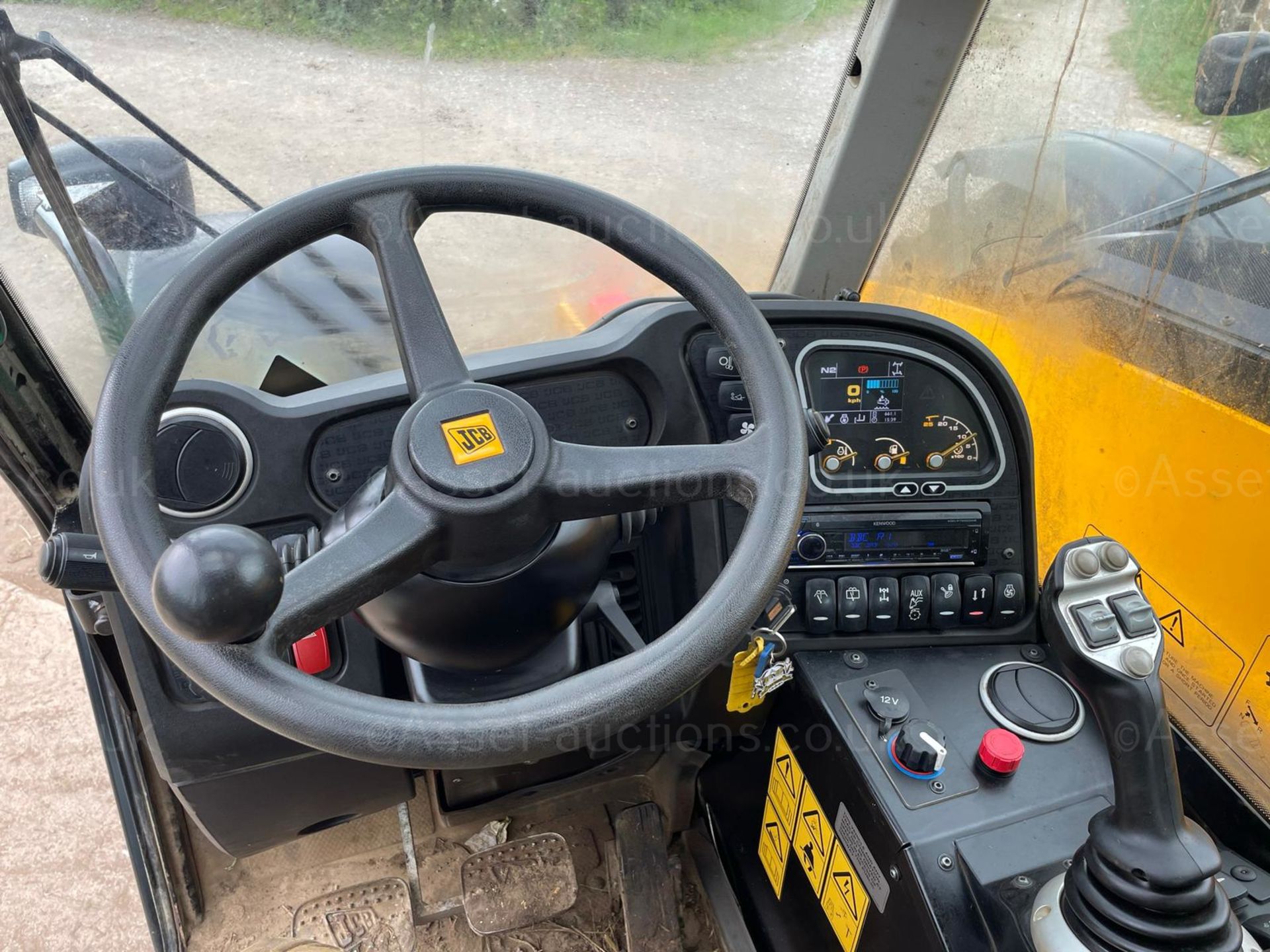 2019/69 JCB 526-56 AGRI PLUS TELEHANDLER, SHOWING A LOW AND GENUINE 750 HOURS *PLUS VAT* - Image 15 of 29