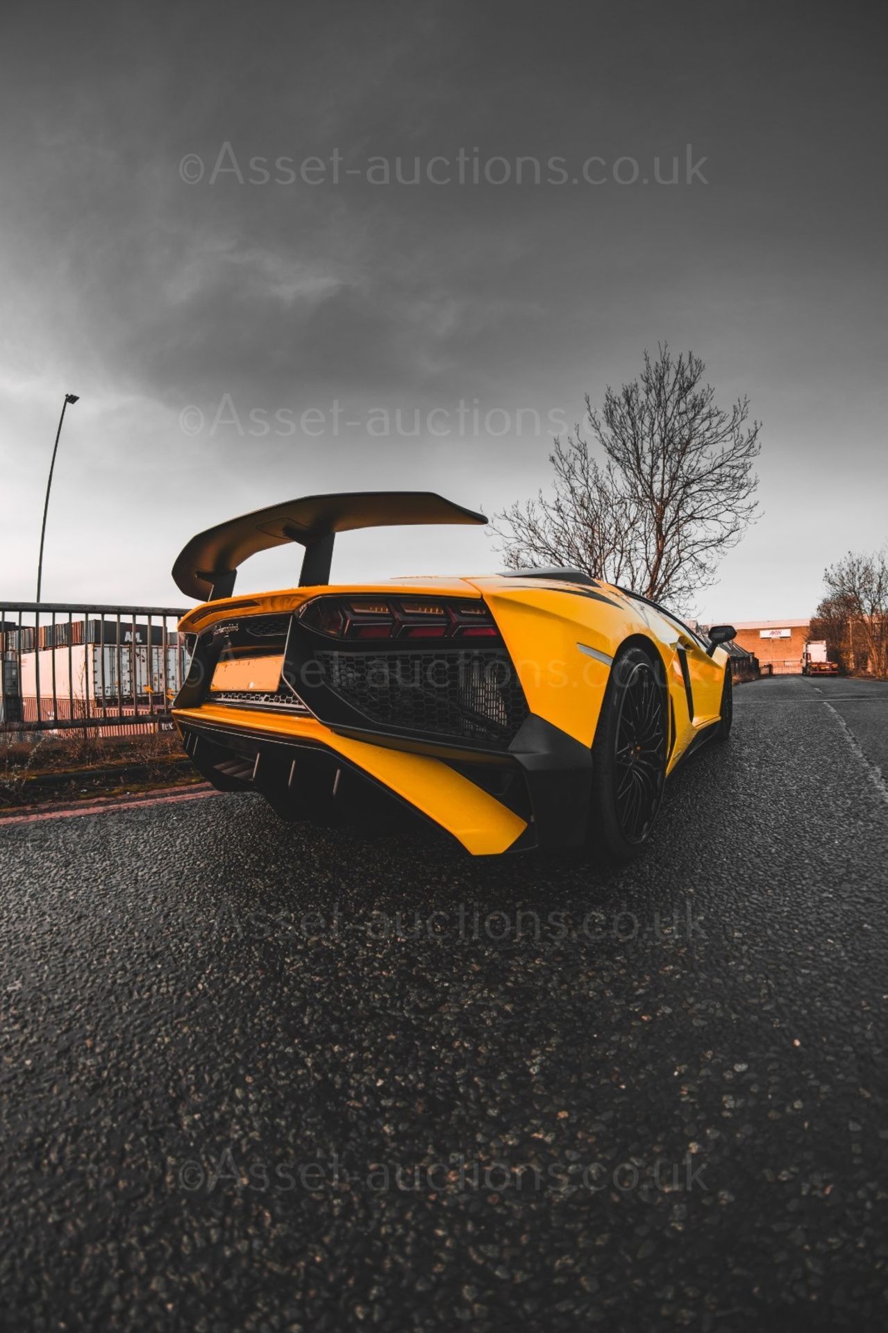 2016 YELLOW LAMBORGHINI AVENTADOR SV ROADSTER, HUGE SPEC, 8700km *PLUS VAT* - Image 6 of 16