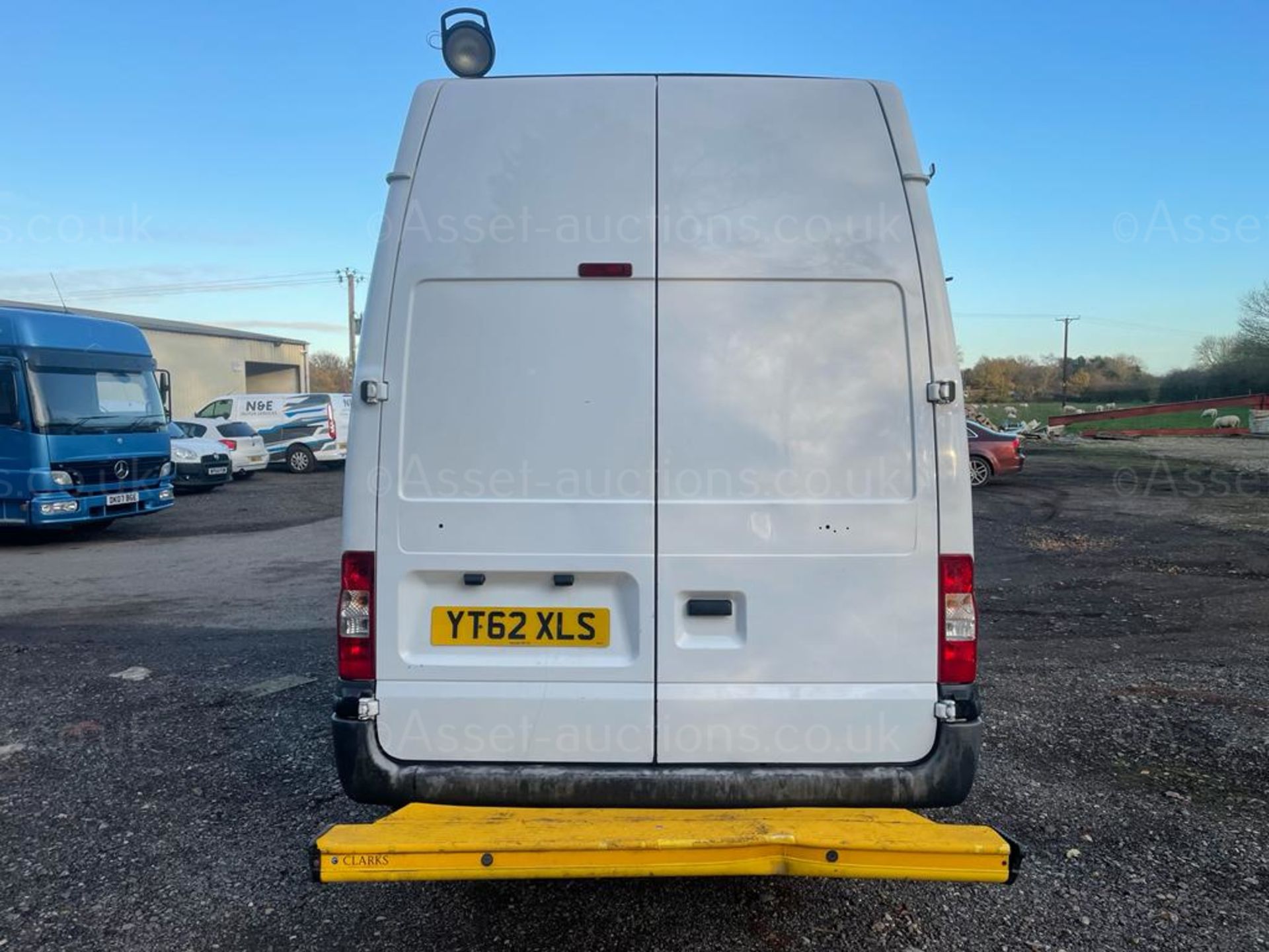 2012 FORD TRANSIT 100 T350 RWD WHITE WELFARE VAN, 125K MILES, 2.2 DIESEL, 6 SEATS *PLUS VAT* - Image 6 of 13