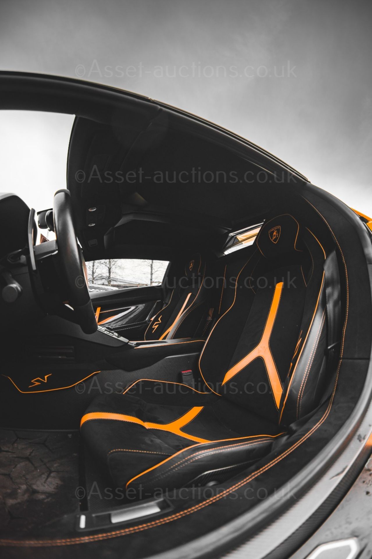 2016 YELLOW LAMBORGHINI AVENTADOR SV ROADSTER, HUGE SPEC, 8700km *PLUS VAT* - Image 14 of 16