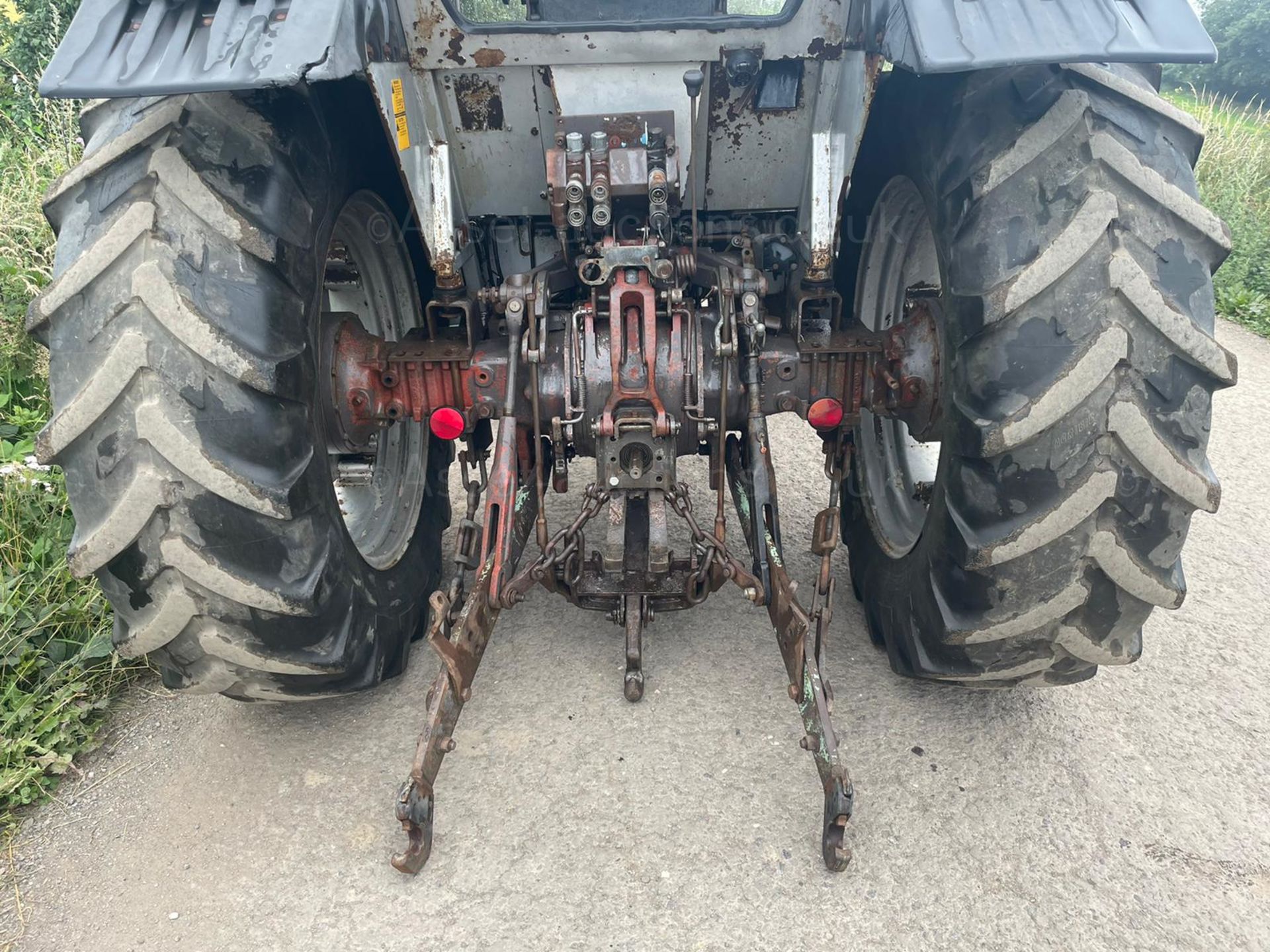 MASSEY FERGUSON 398 4WD TRACTOR, RUNS AND DRIVES, 12 SPEED GEARBOX, CABBED, 95hp *PLUS VAT* - Image 8 of 13