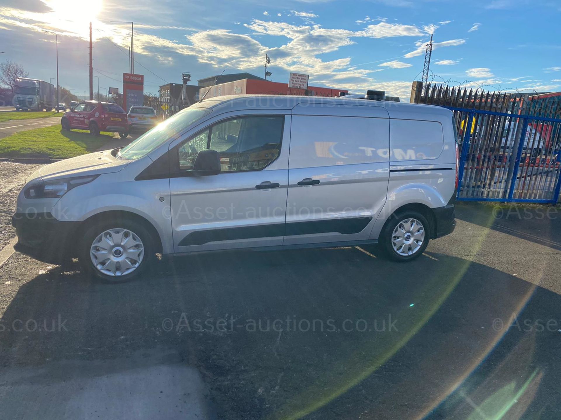 2014/64 FORD TRANSIT CONNECT 240 SILVER LWB DOG VAN, 73K MILES WITH FSH, 2 LARGE DOG CAGES *PLUS VAT - Image 3 of 10