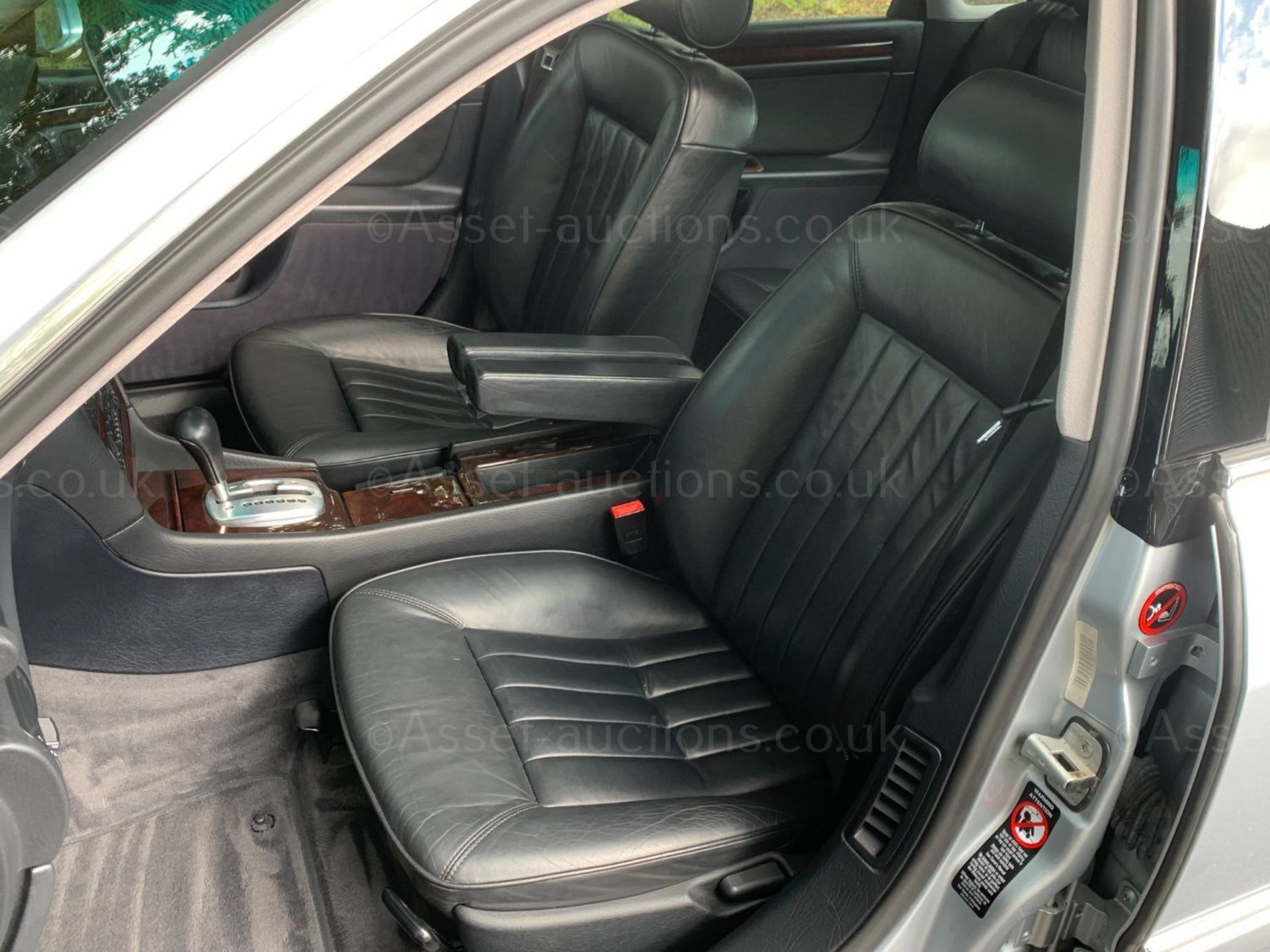 1997 AUDI A8 2.8 AUTO, GENUINE 63K MILES FROM NEW AUMINIUM SILVER, DARK BLUE LEATHER INTERIOR - Image 5 of 10