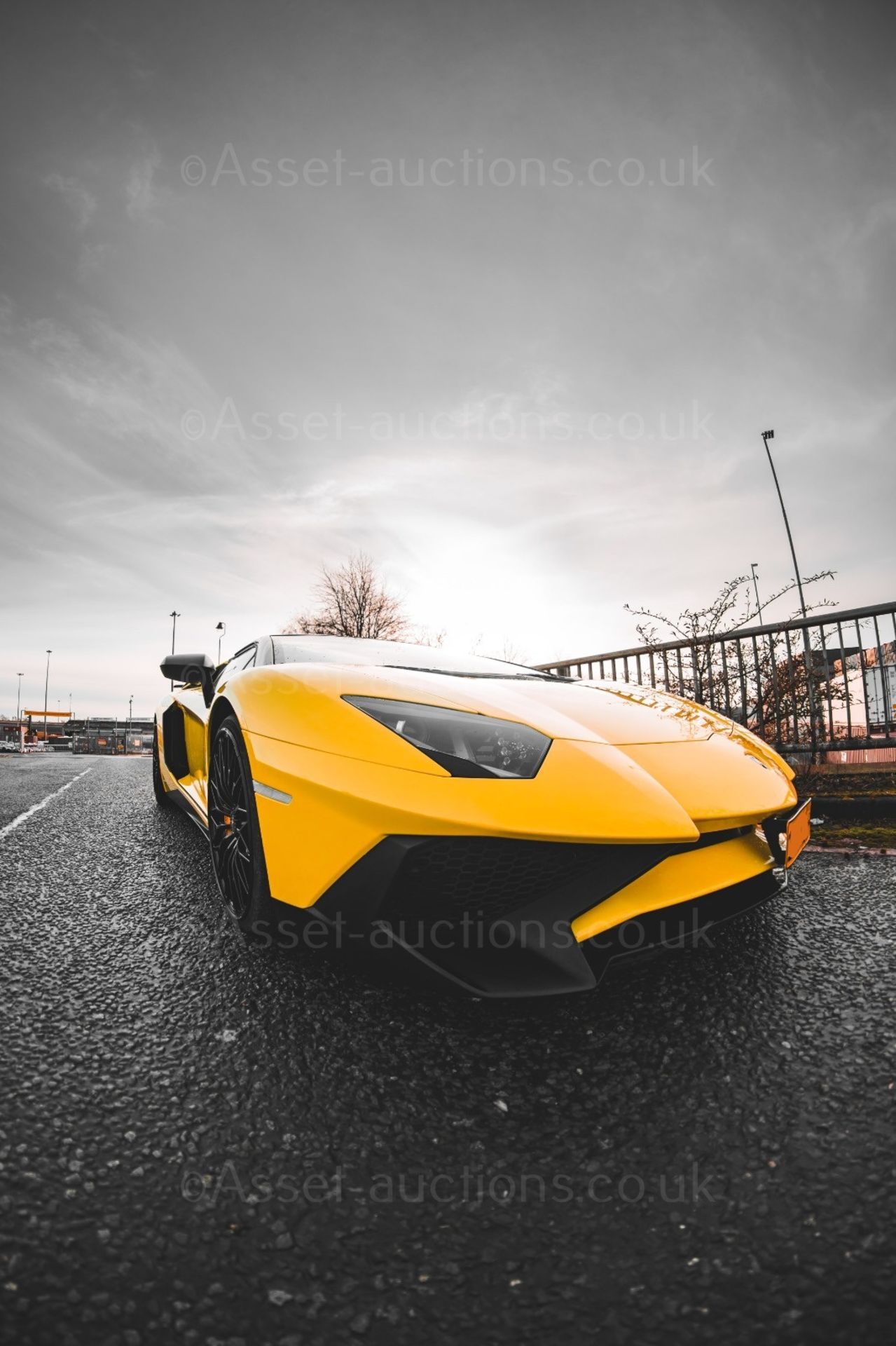 2016 YELLOW LAMBORGHINI AVENTADOR SV ROADSTER, HUGE SPEC, 8700km *PLUS VAT* - Image 8 of 16