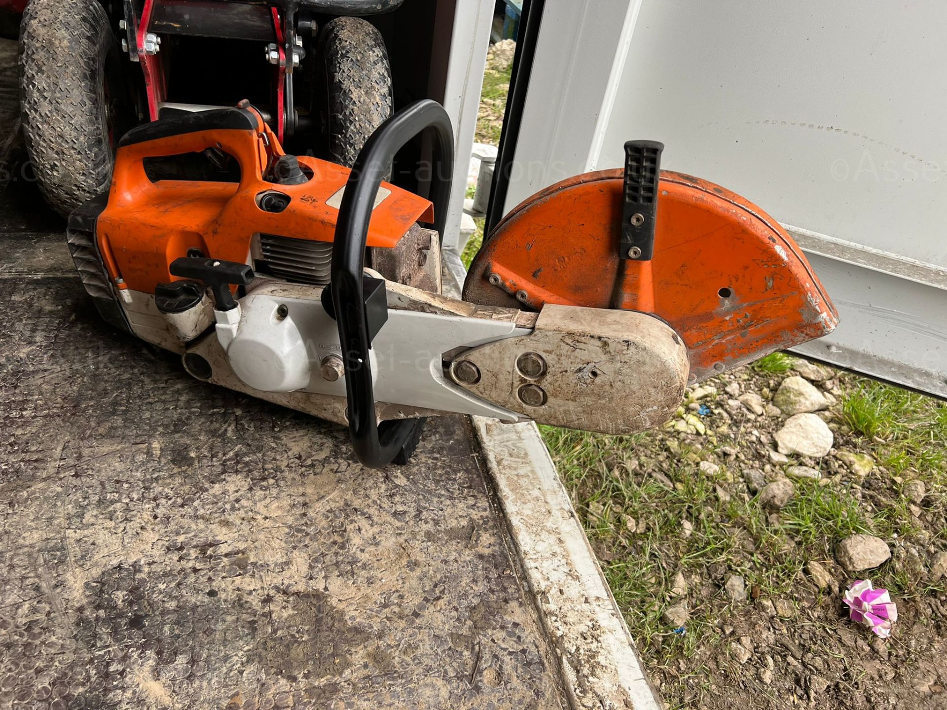 STIHL TS400 DISC CUTTER, RUNS AND WORKS, NO BLADE *PLUS VAT*