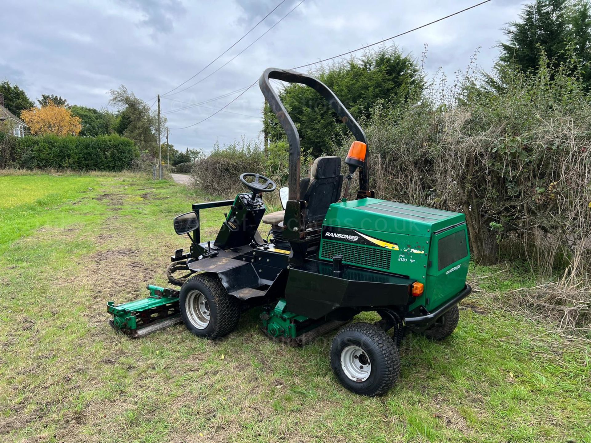 RANSOMES 2130 HIGHWAY 4WD CYLINDER MOWER, SHOWING A LOW 3632 HOURS, HYDROSTATIC *PLUS VAT* - Image 4 of 10