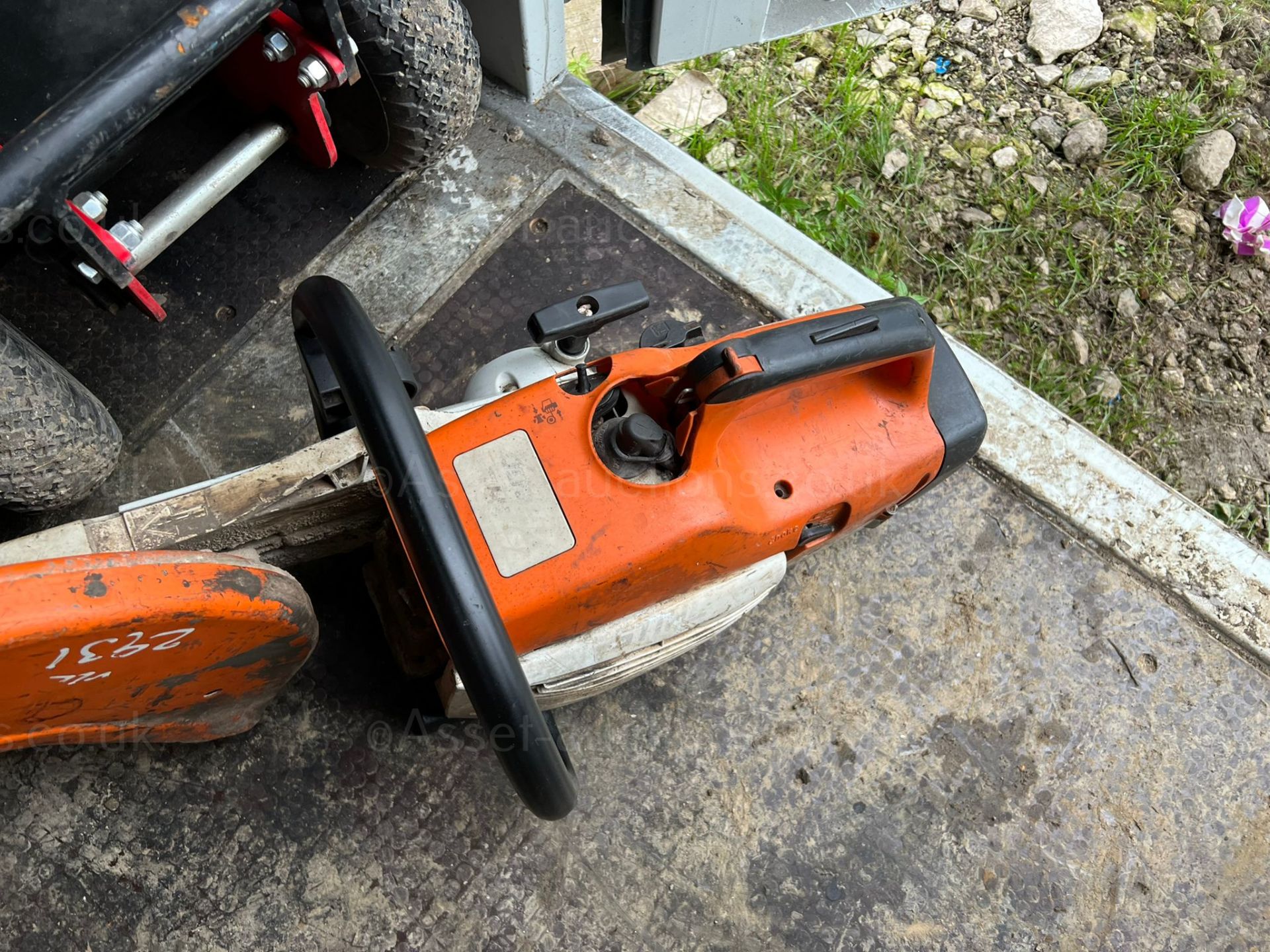 STIHL TS400 DISC CUTTER, RUNS AND WORKS, NO BLADE *PLUS VAT* - Image 5 of 6