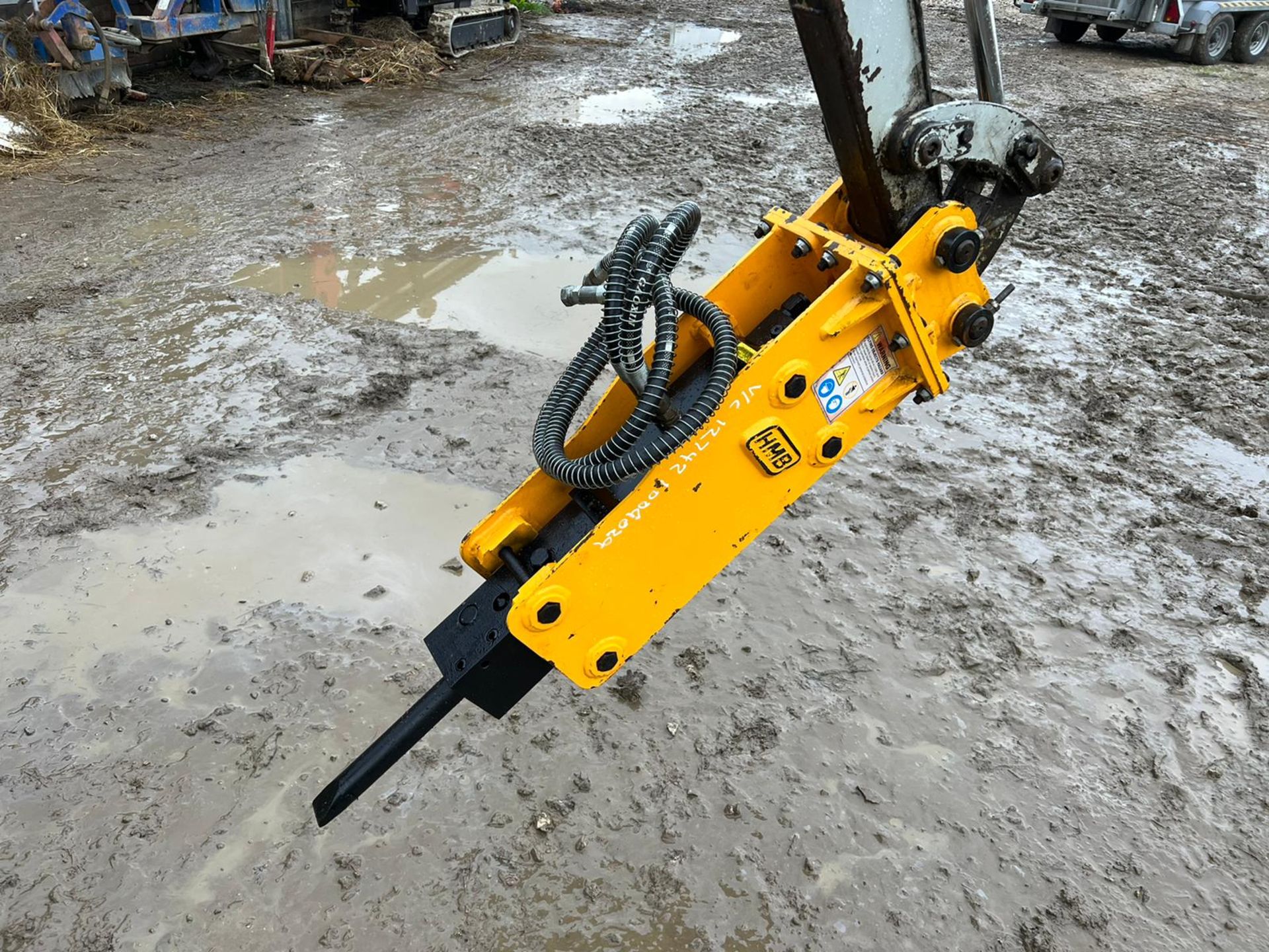 NEW AND UNUSED 2020 HMB ROCK BREAKER, PIPES AND CHISEL ARE INCLUDED, 35MM PINS *PLUS VAT* - Image 2 of 4