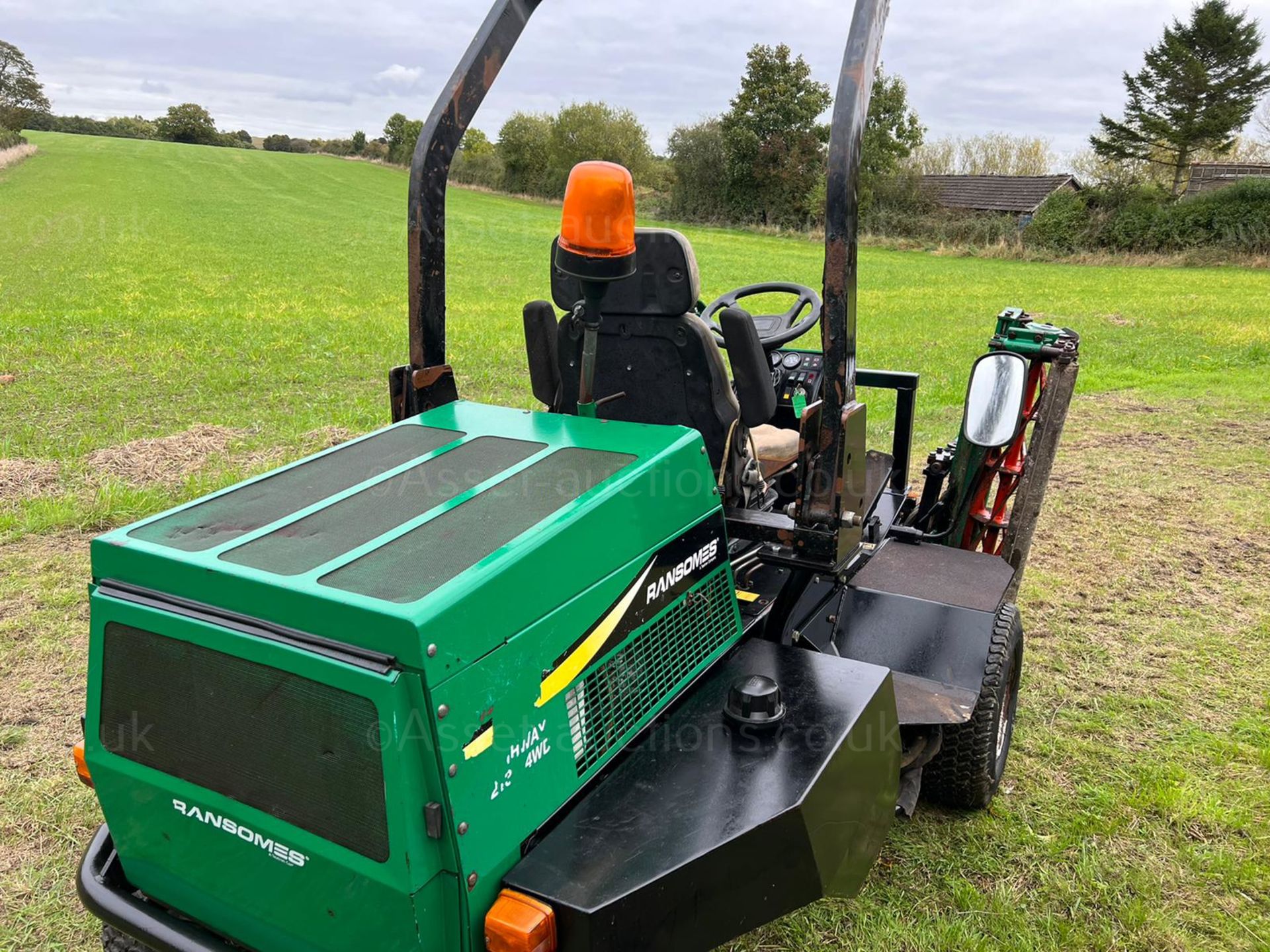 RANSOMES 2130 HIGHWAY 4WD CYLINDER MOWER, SHOWING A LOW 3632 HOURS, HYDROSTATIC *PLUS VAT* - Image 7 of 10