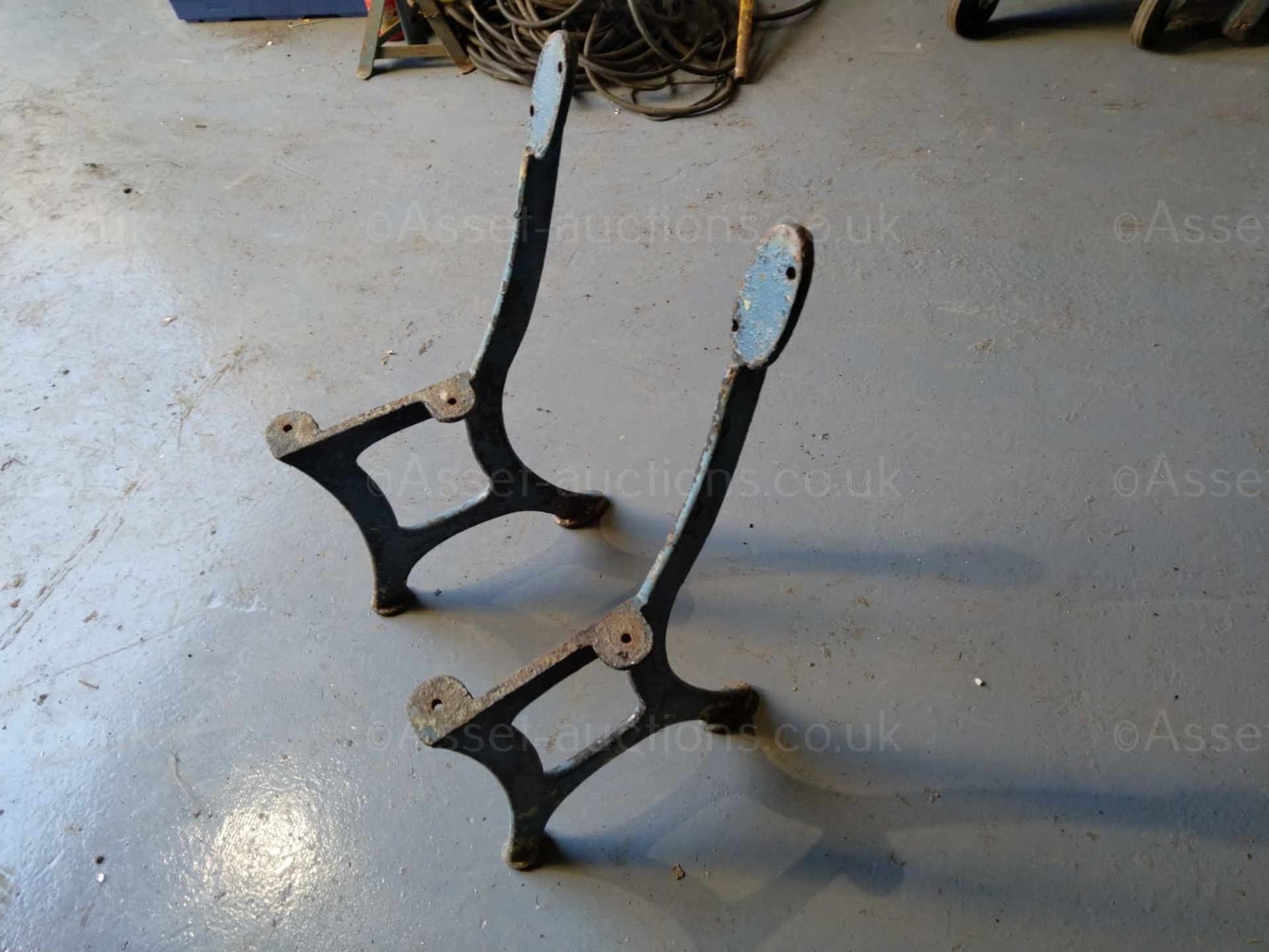 CAST IRON GARDEN FORM ENDS *NO VAT* - Image 2 of 2