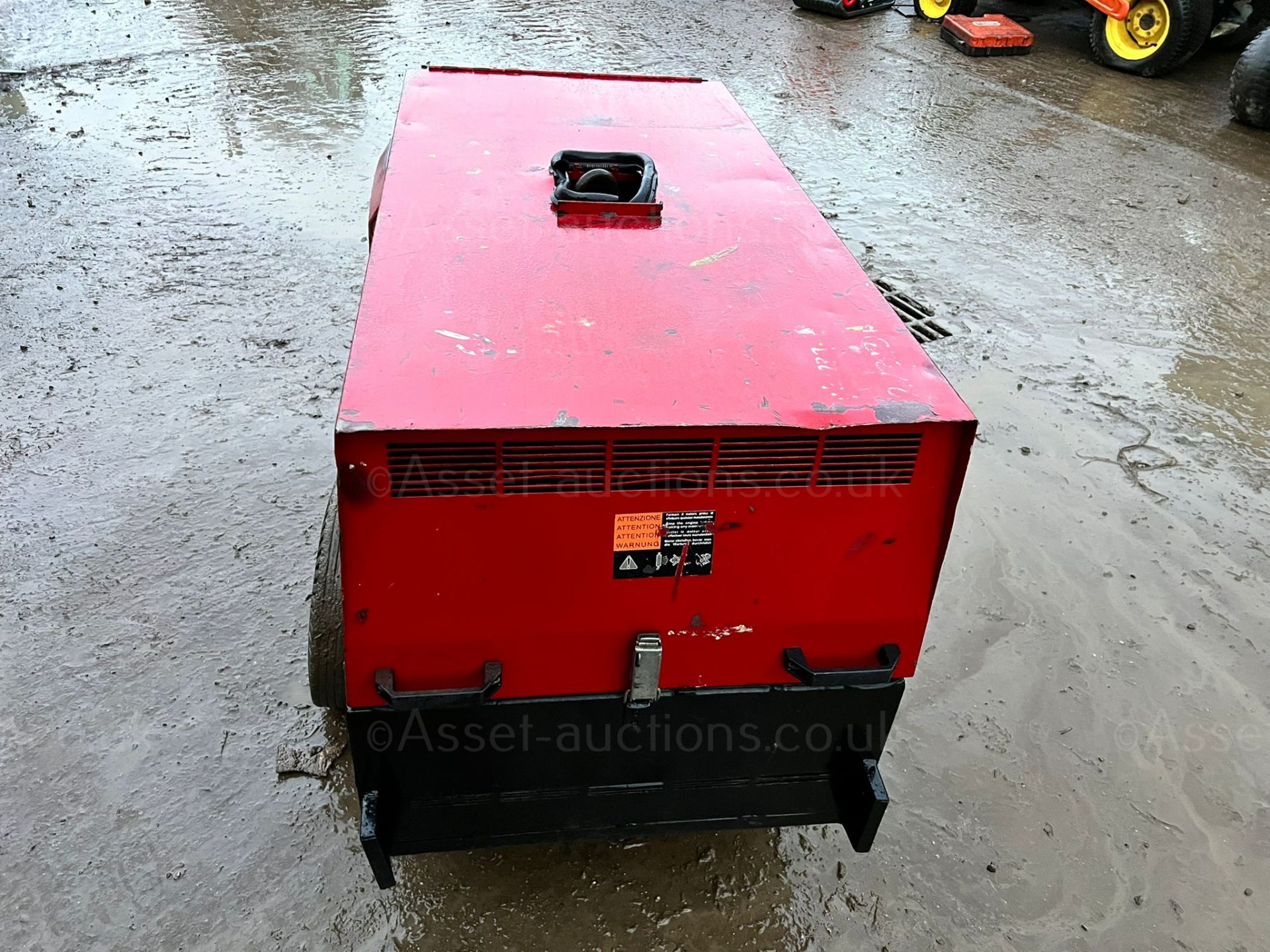 MOSA TS300 SXC 10KvA SUPER SILENT DIESEL GENERATOR WELDER, SHOWING A LOW 890 HOURS *PLUS VAT* - Image 4 of 15