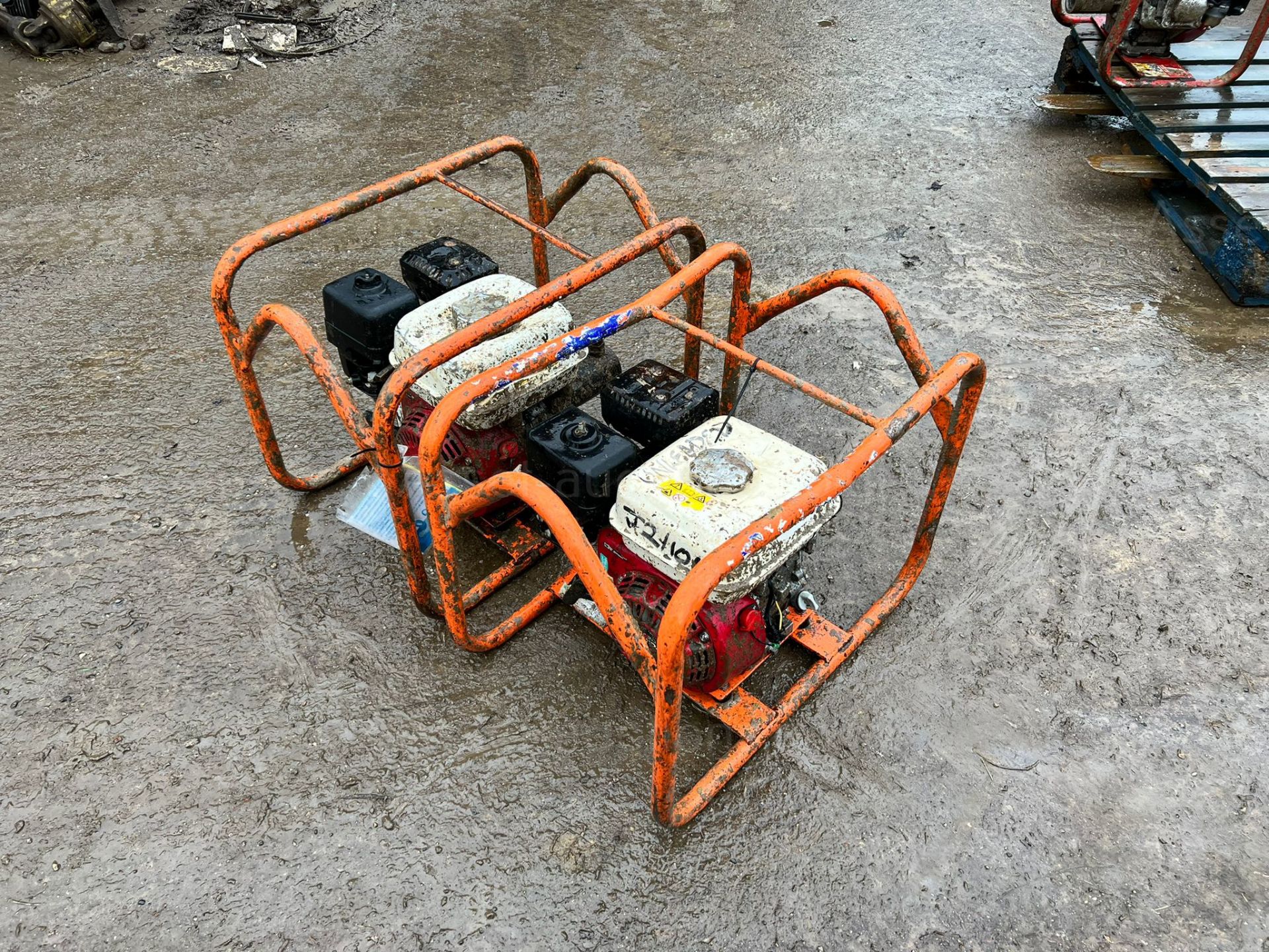 BELLE CONCRETE POKER UNIT, IN WORKING ORDER, HONDA GX160 ENGINE, YOU ARE BIDDING FOR 1 *PLUS VAT* - Image 2 of 8