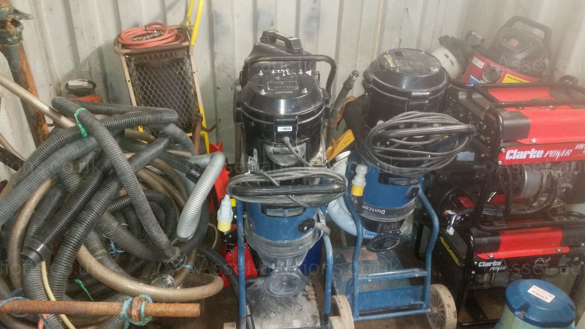 JOB LOT OF SRARE AND REPAIRS, HONDA ENGINES, DUST CONTROL VACUUMS, MAKITA, CLARKE GENERATORS ETC - Image 9 of 33