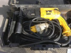 USED DEWALT DW563 110V HAMMER DRILL WITH CASE *NO VAT*