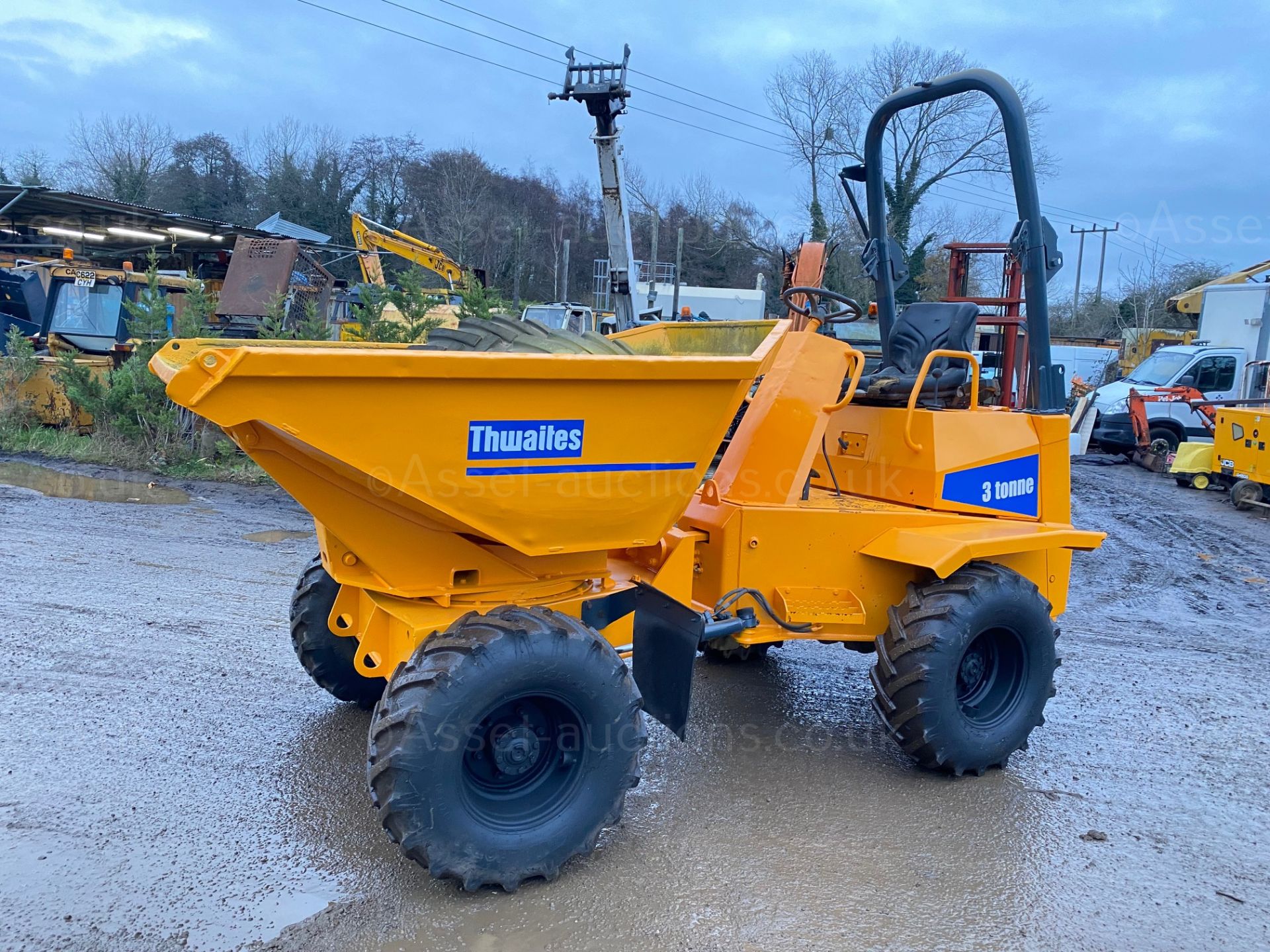 2003 THWIATES 3 TON DUMPER, STARTS FIRST TURN AND RUNS LOVELY, GOOD STARIGHT MACHINE READY FOR WORK - Image 2 of 4