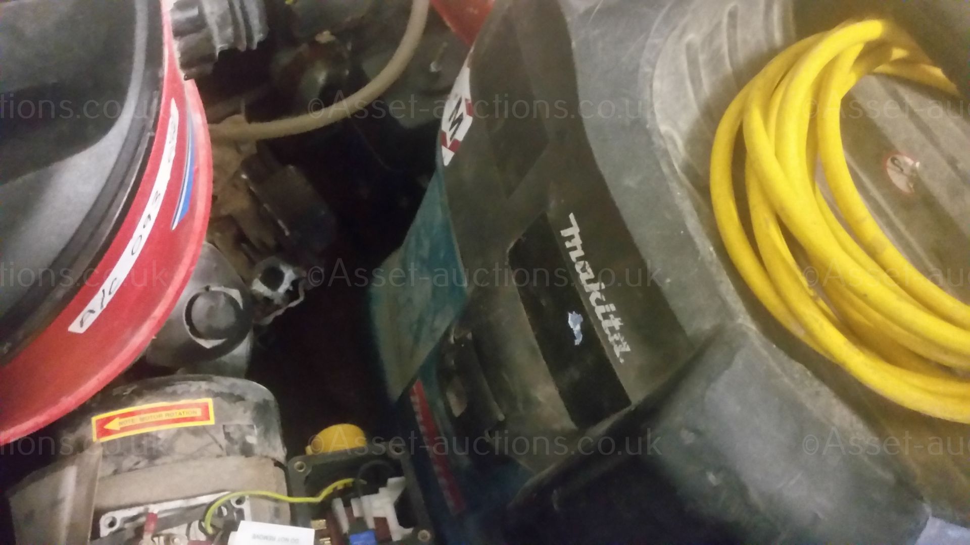 JOB LOT OF SRARE AND REPAIRS, HONDA ENGINES, DUST CONTROL VACUUMS, MAKITA, CLARKE GENERATORS ETC - Image 26 of 33