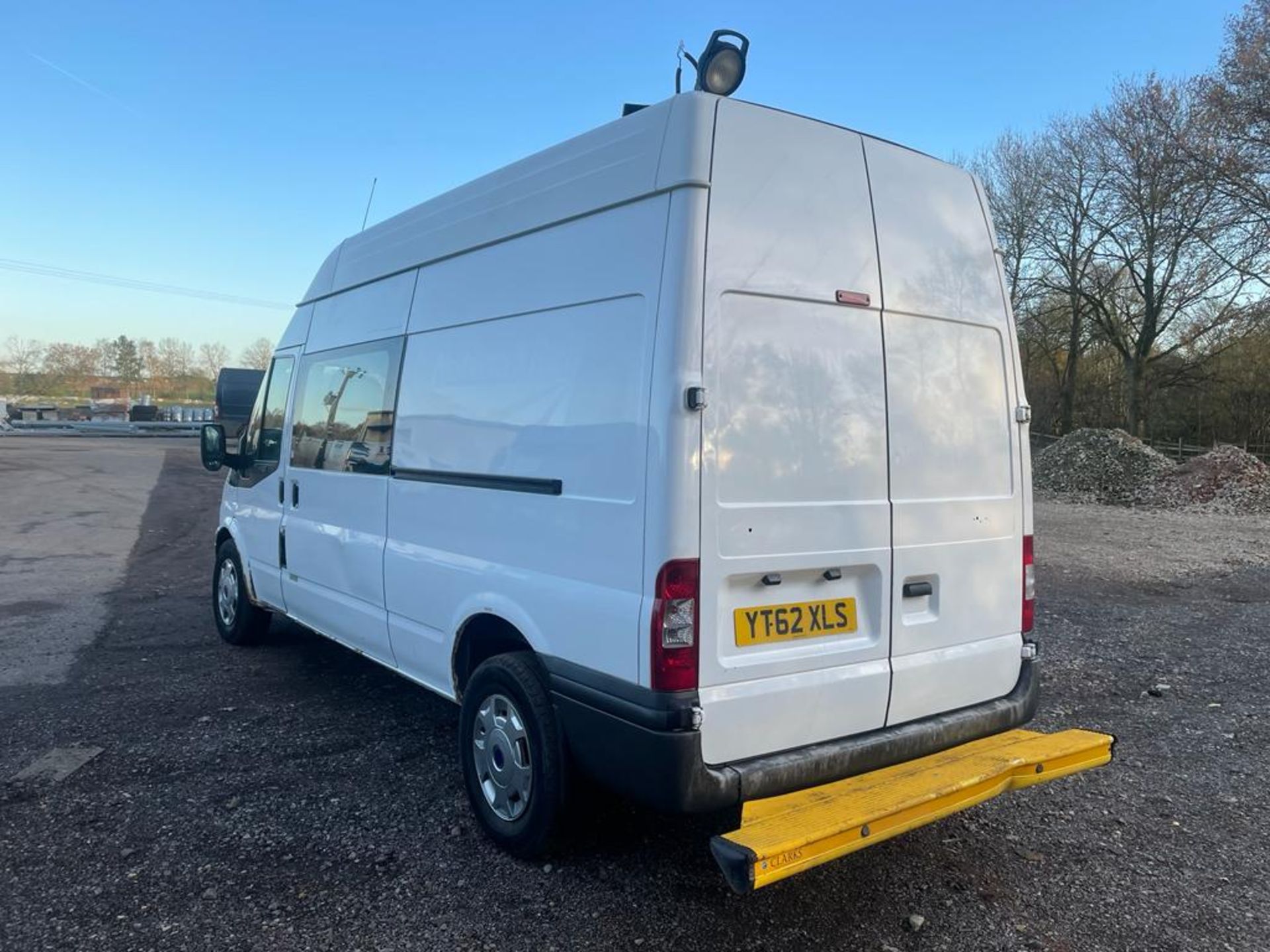 2012 FORD TRANSIT 100 T350 RWD WHITE WELFARE VAN, 125K MILES, 2.2 DIESEL, 6 SEATS *PLUS VAT* - Image 5 of 13