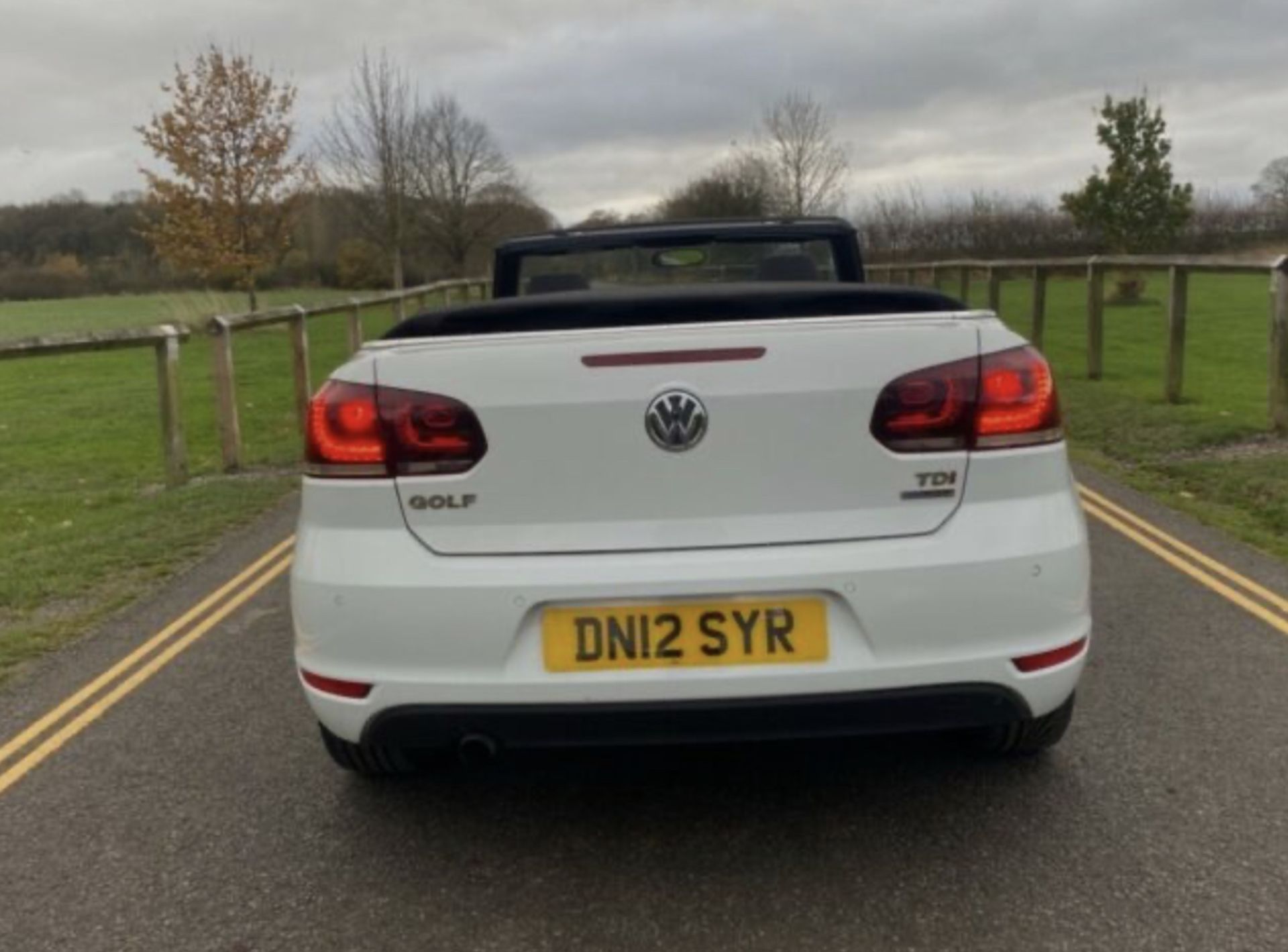 2012 VOLKSWAGEN GOLF S BLUEMOTION TECH TDI WHITE CONVERTIBLE, 150K MILES *NO VAT* - Image 7 of 12